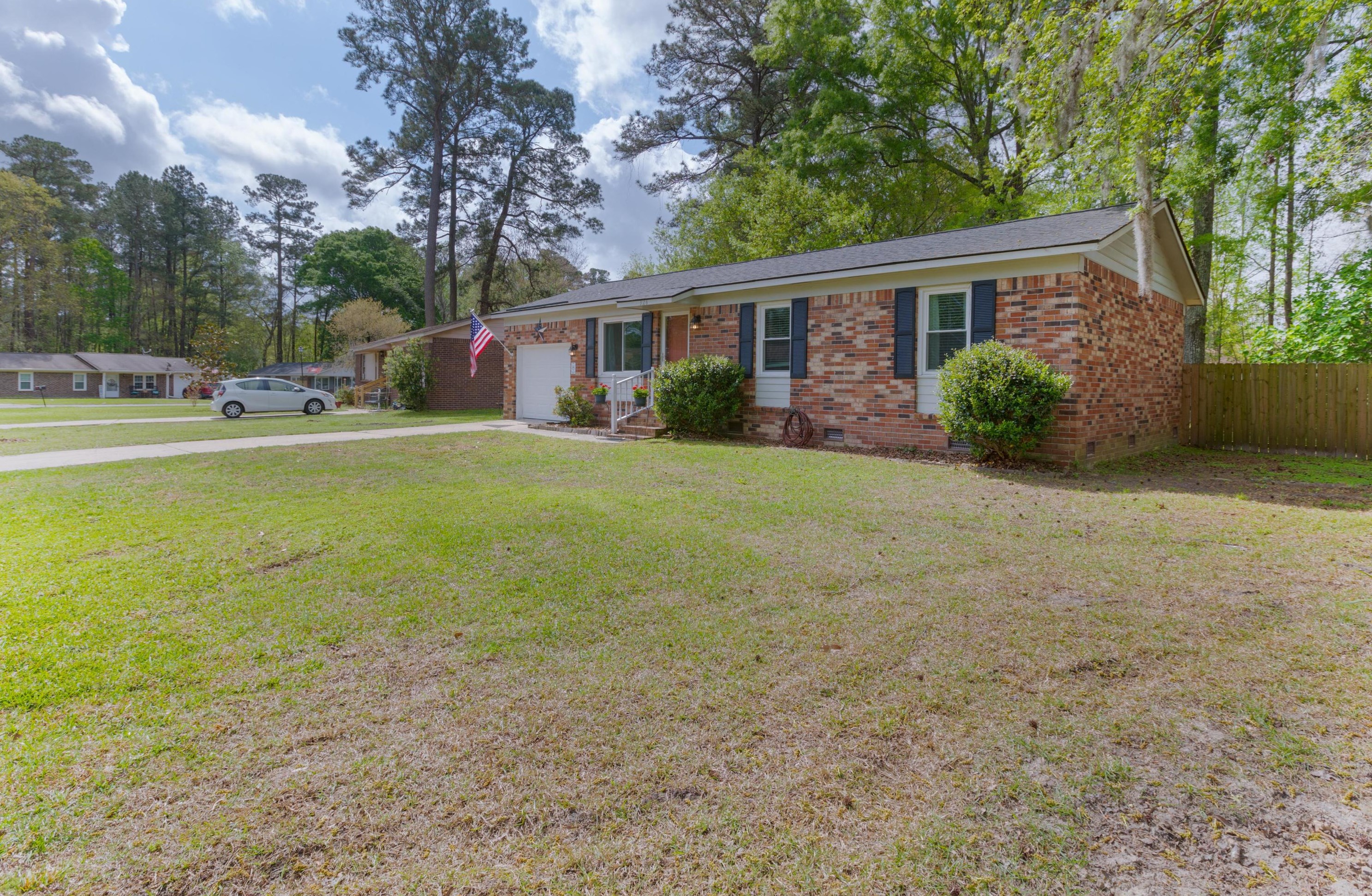 326 Water Oak Dr, Charleston, SC 29445-3709