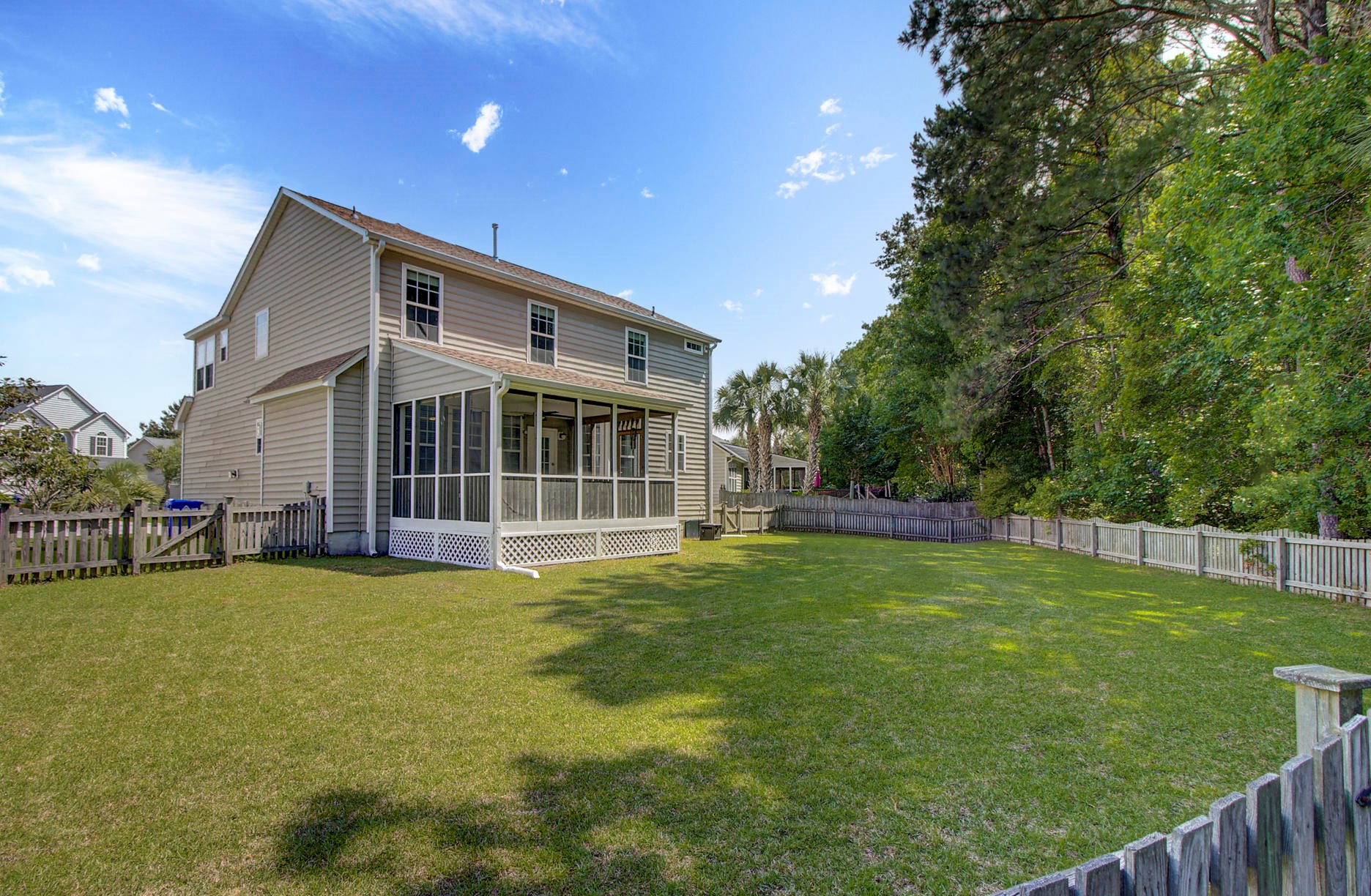 1064 Willoughby Ln, Mount Pleasant SC  29466-9038 exterior