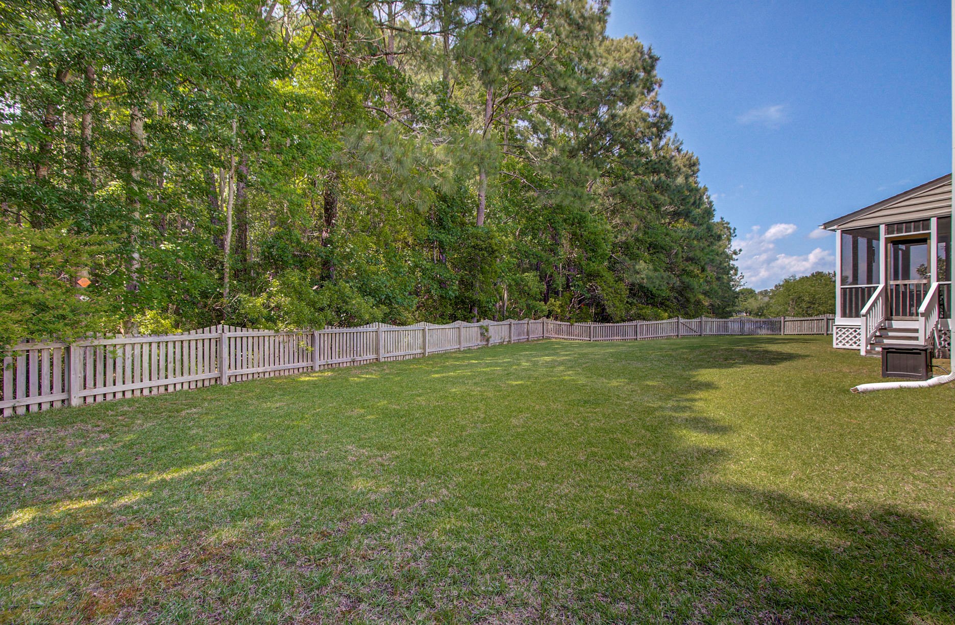 1064 Willoughby Ln, Mount Pleasant SC  29466-9038 exterior