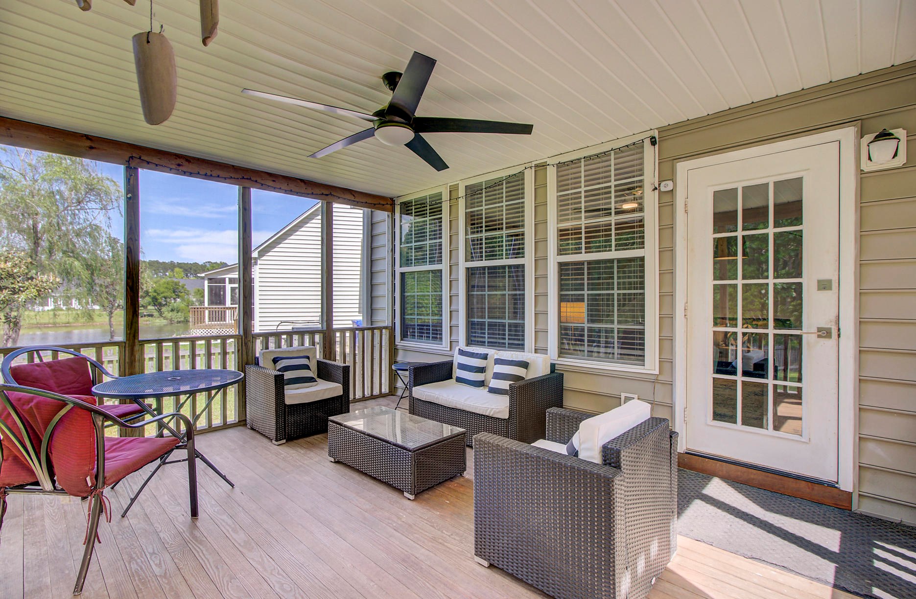 1064 Willoughby Ln, Mount Pleasant SC  29466-9038 exterior