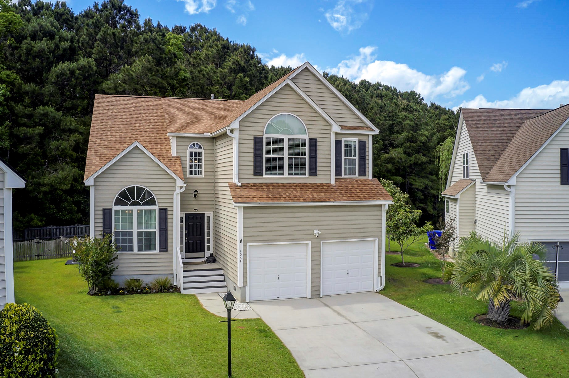 1064 Willoughby Ln, Mount Pleasant SC  29466-9038 exterior