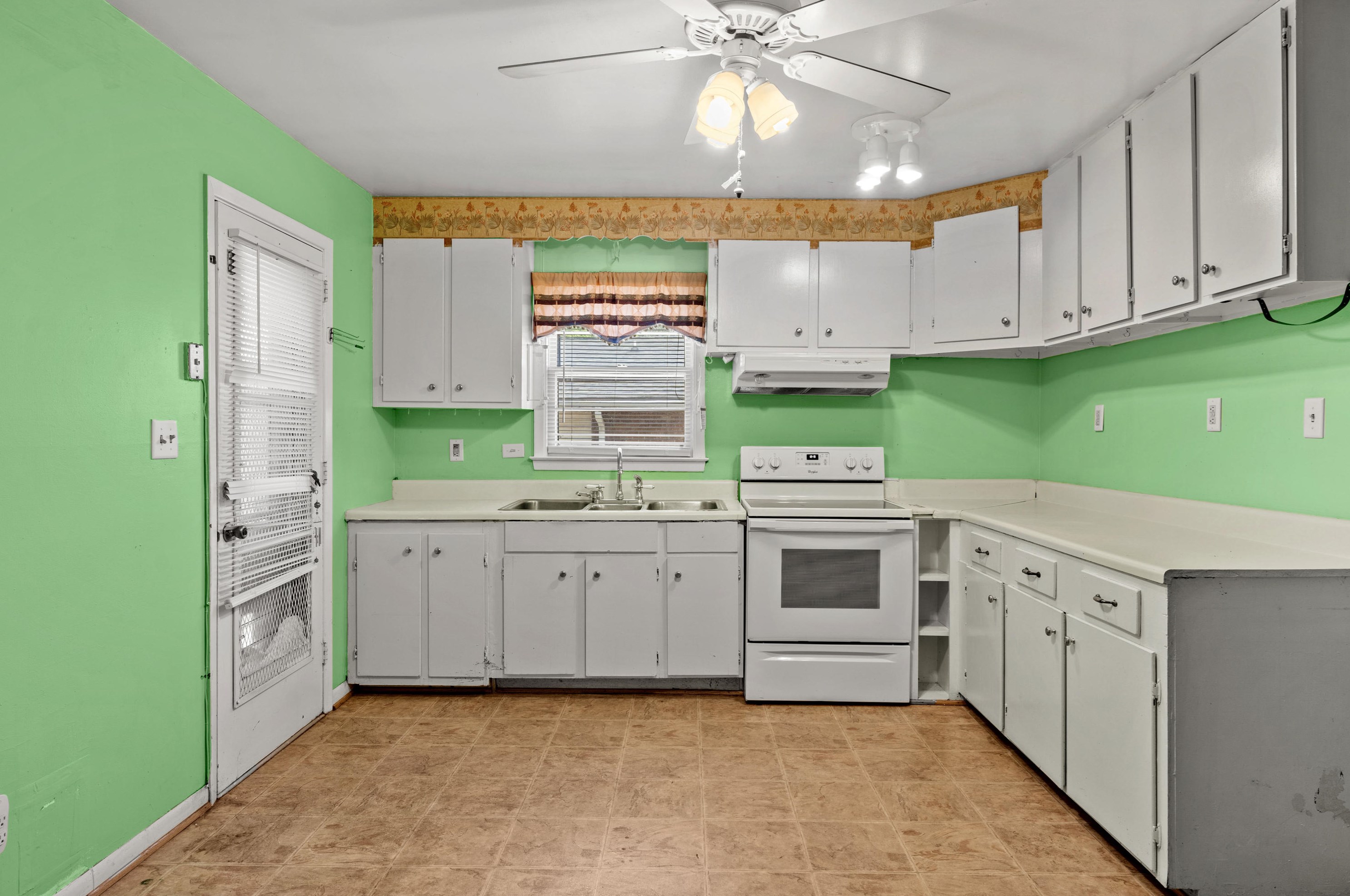 5117 Monterey St, Charleston SC  29405-4034 exterior