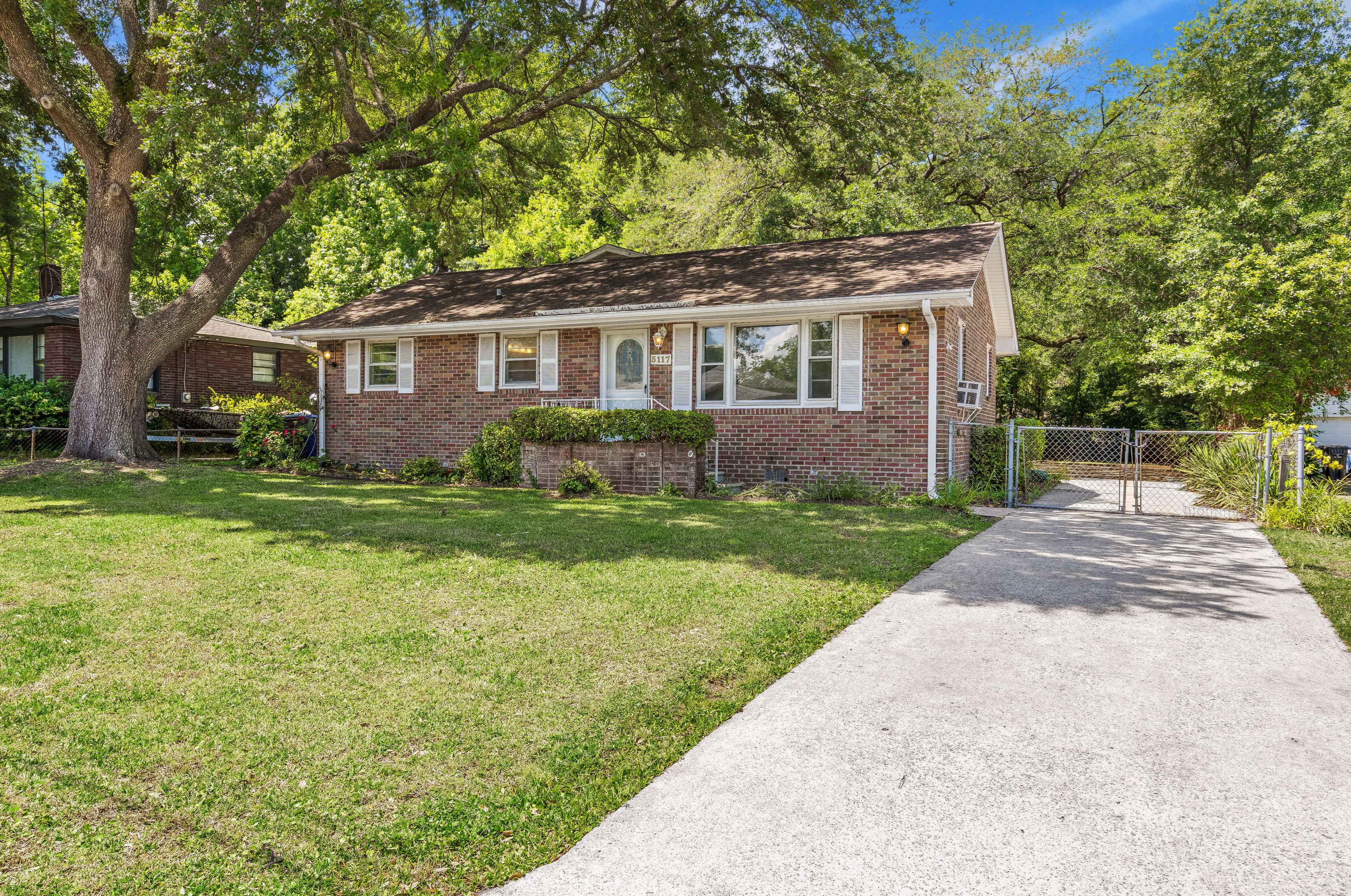 5117 Monterey St, Charleston SC  29405-4034 exterior