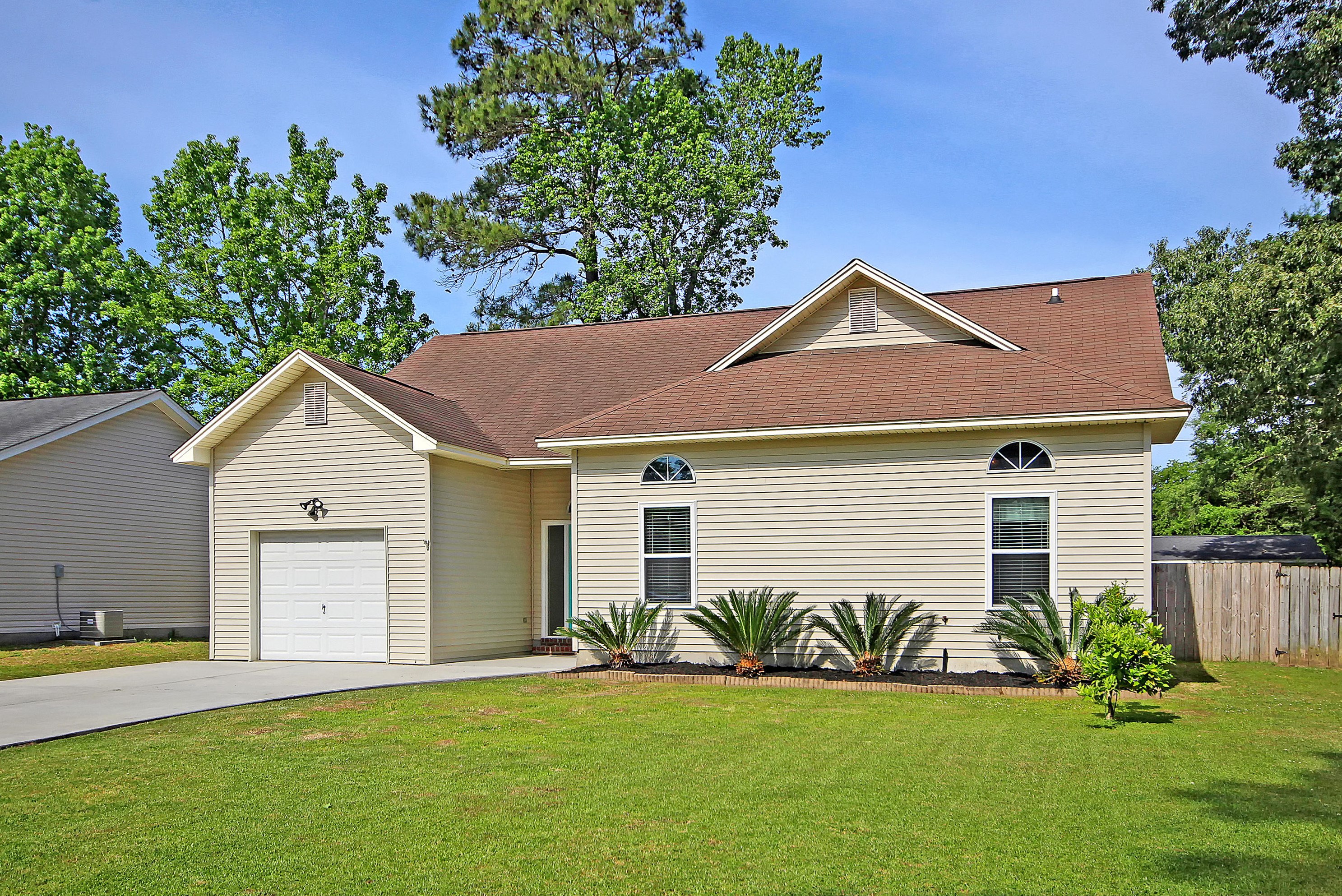 133 Pecan Grove Ave, Charleston, SC 29445-3647