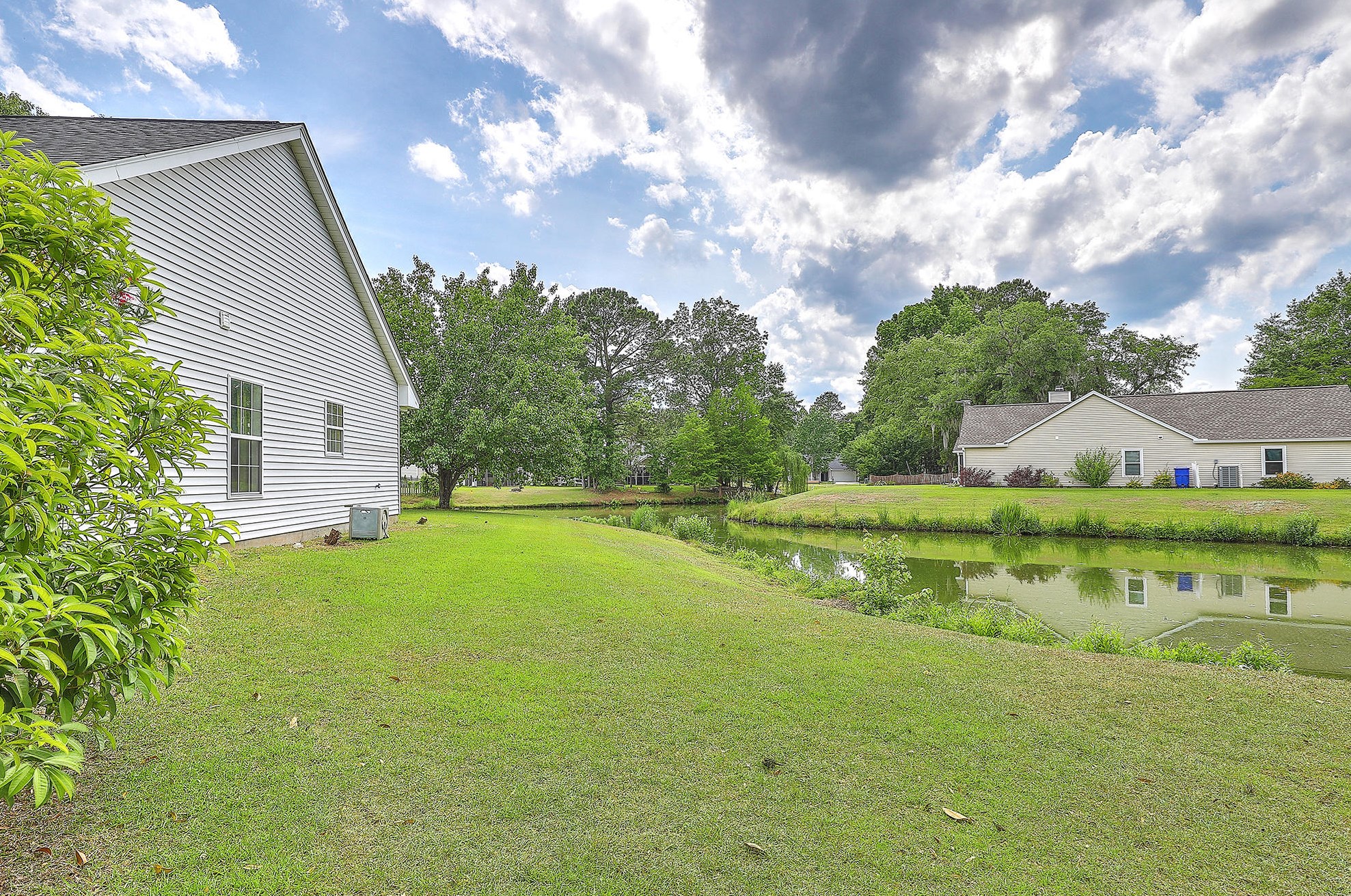 559 Carters Grove Rd, Charleston, SC 29414-9016