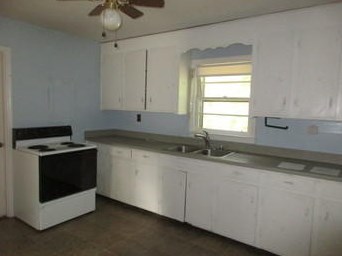 235 Blossom St, Charleston, SC 29445-3516