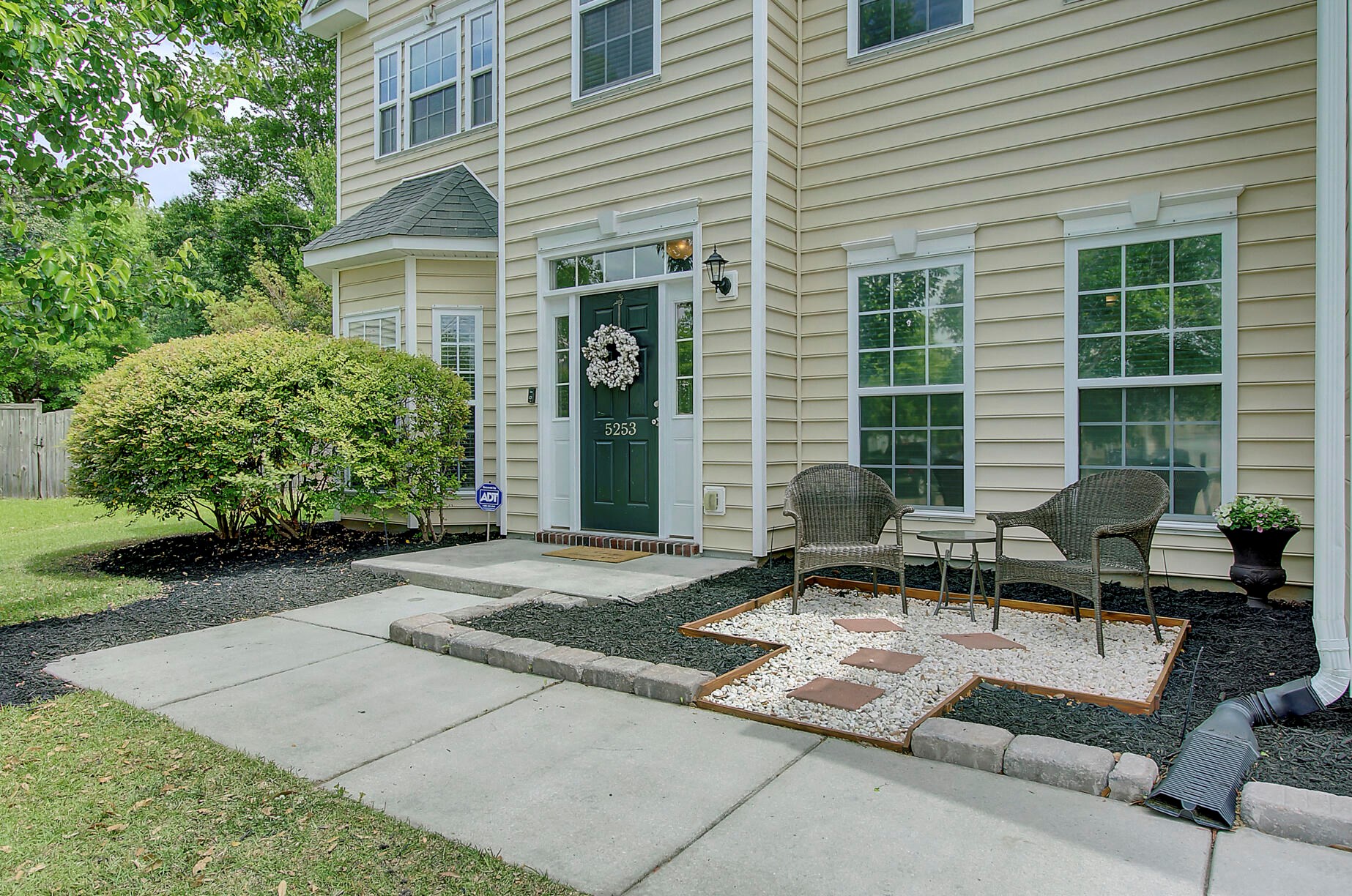 5253 Lenora Dr, Summerville, SC 29485-8986
