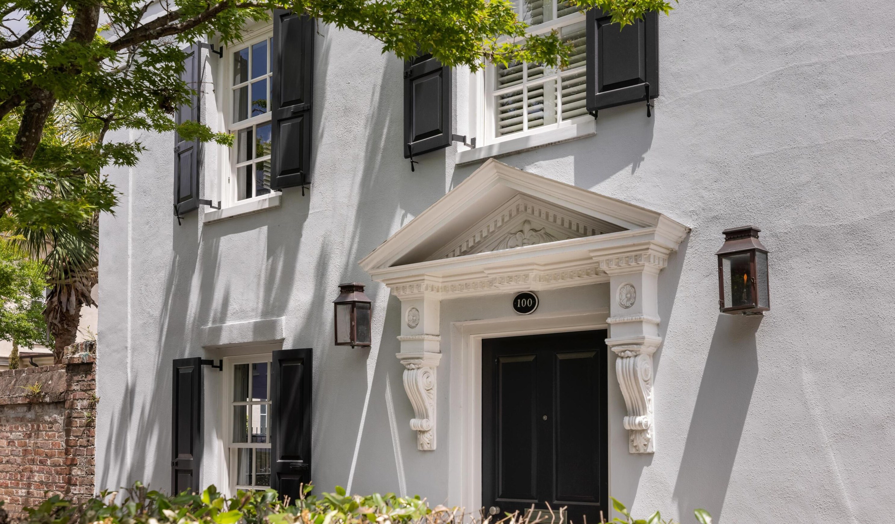 100 Bay St, Charleston SC  29401-2543 exterior