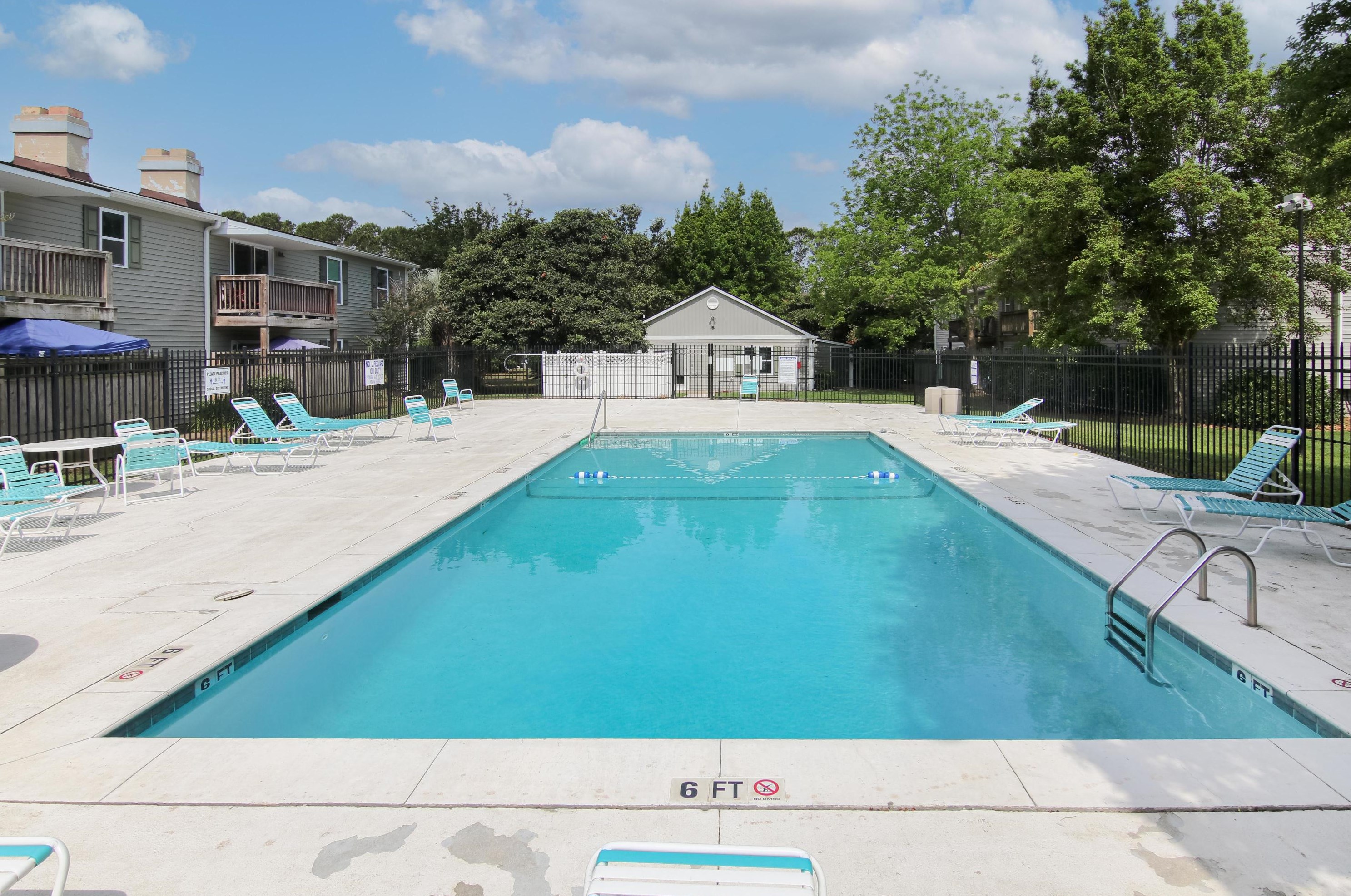 1402 Camp Rd, Charleston SC  29412-3732 exterior