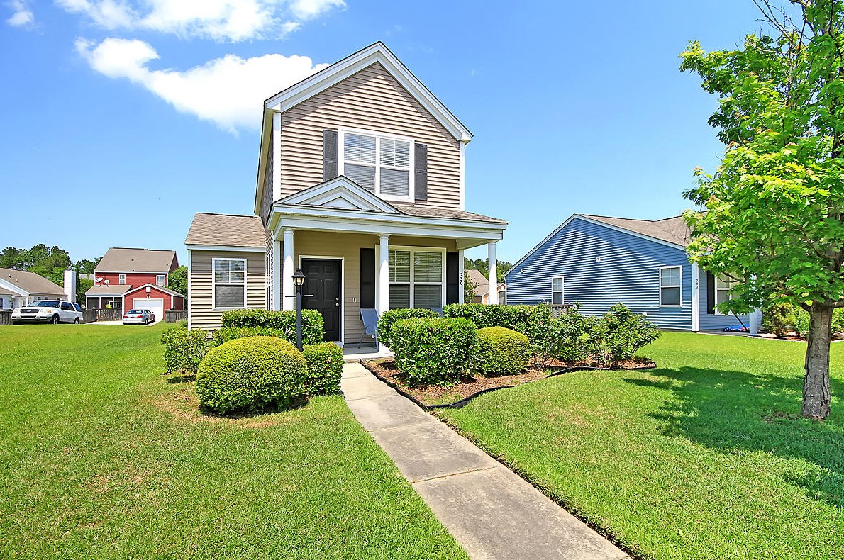 230 Killarney Trl, Moncks Corner, SC 29461-8836