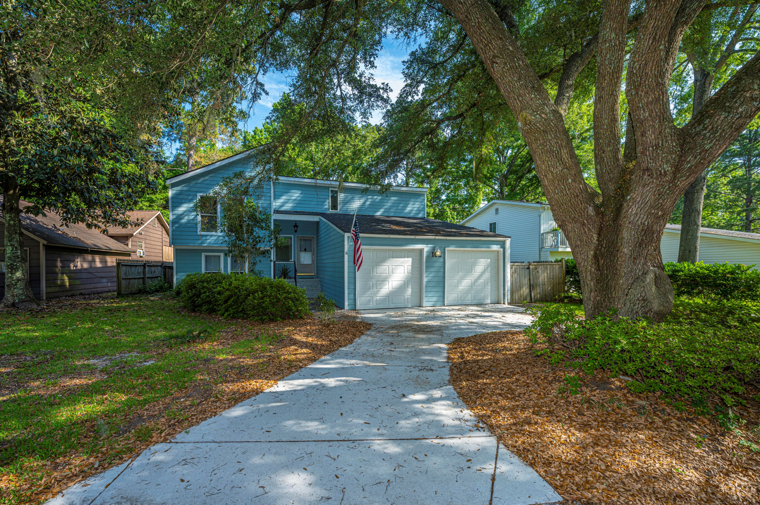 102 Lancer Dr, Summerville, SC 29485-8629