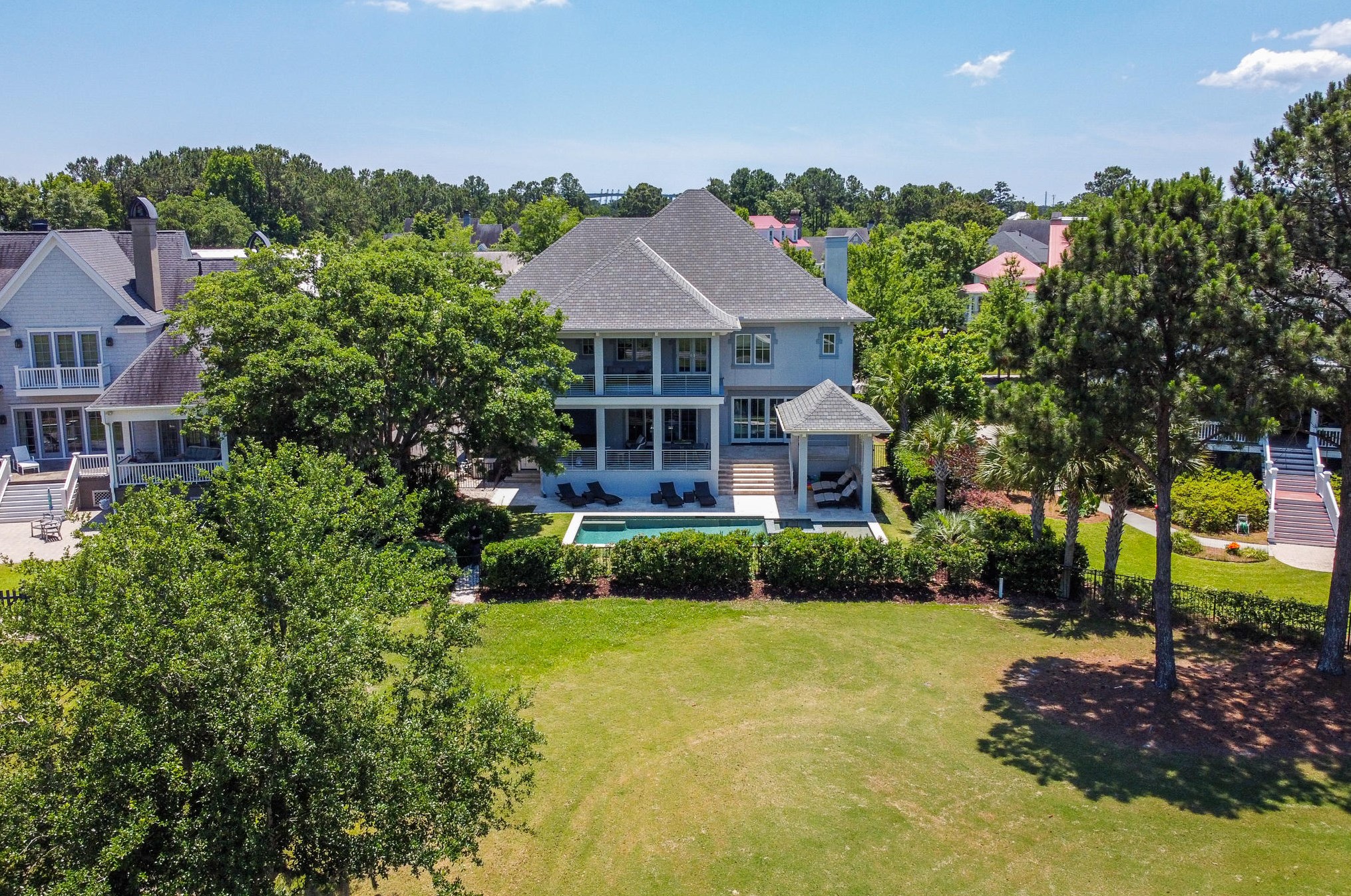 530 Park Crossing Dr, Charleston SC  29492-2101 exterior