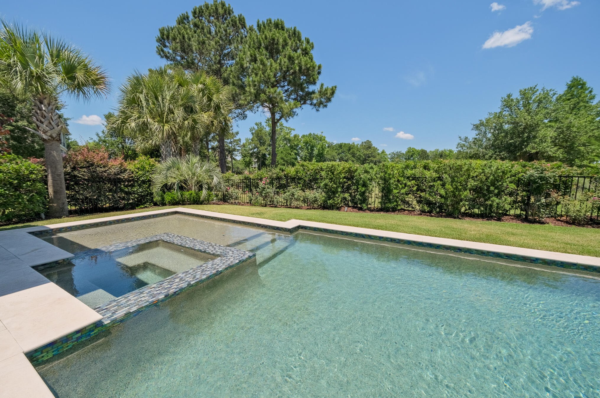530 Park Crossing Dr, Charleston SC  29492-2101 exterior
