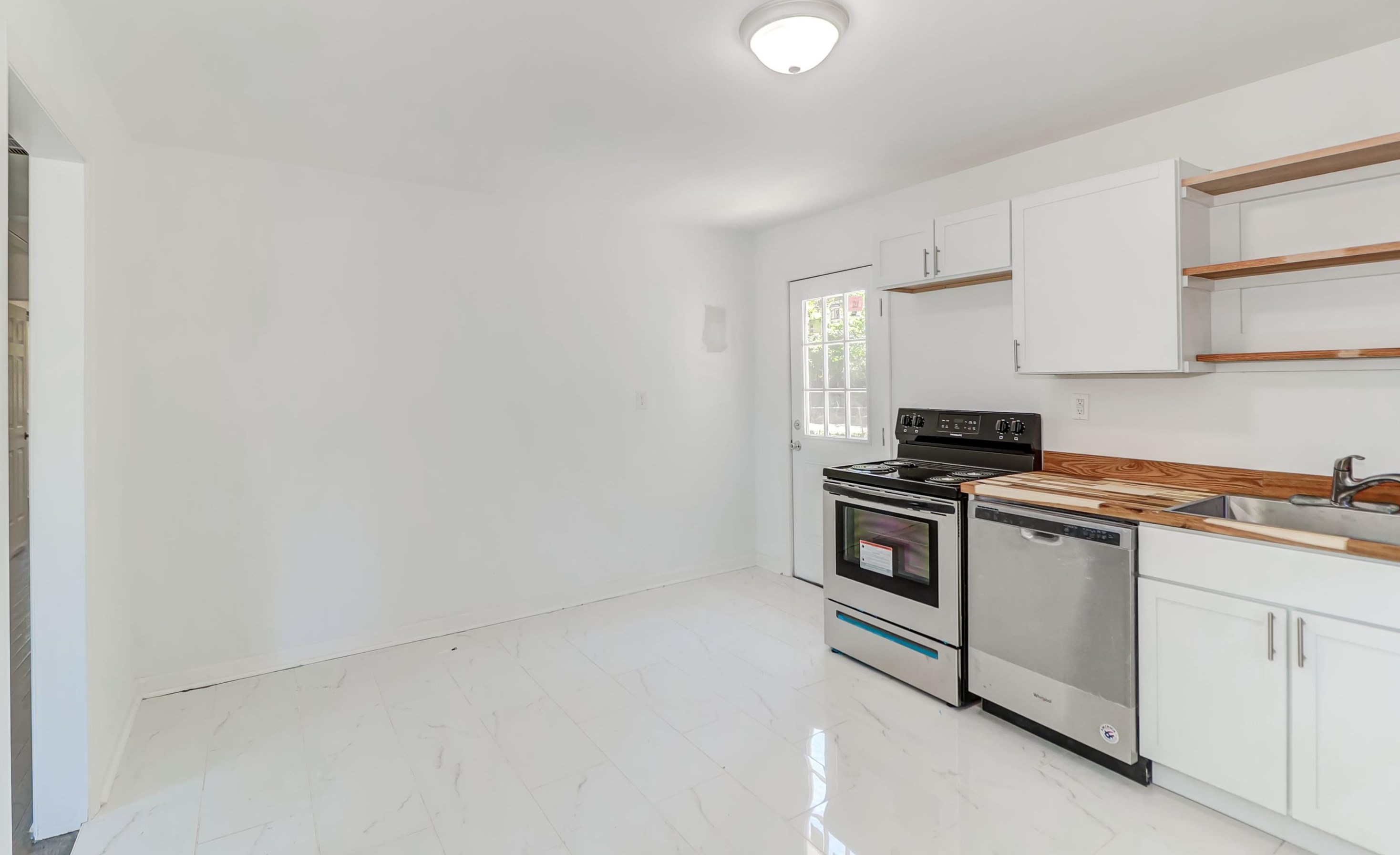 221 Birch Ave, Charleston SC  29445-3048 exterior