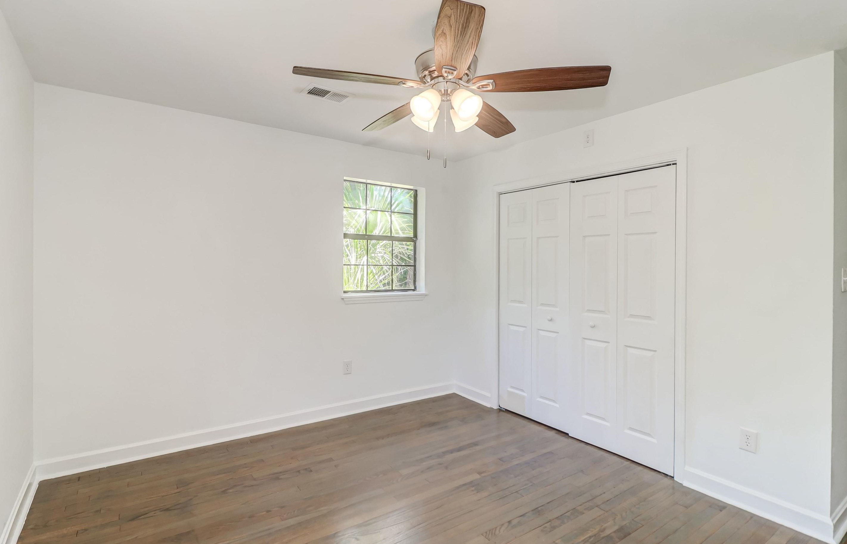 221 Birch Ave, Charleston SC  29445-3048 exterior