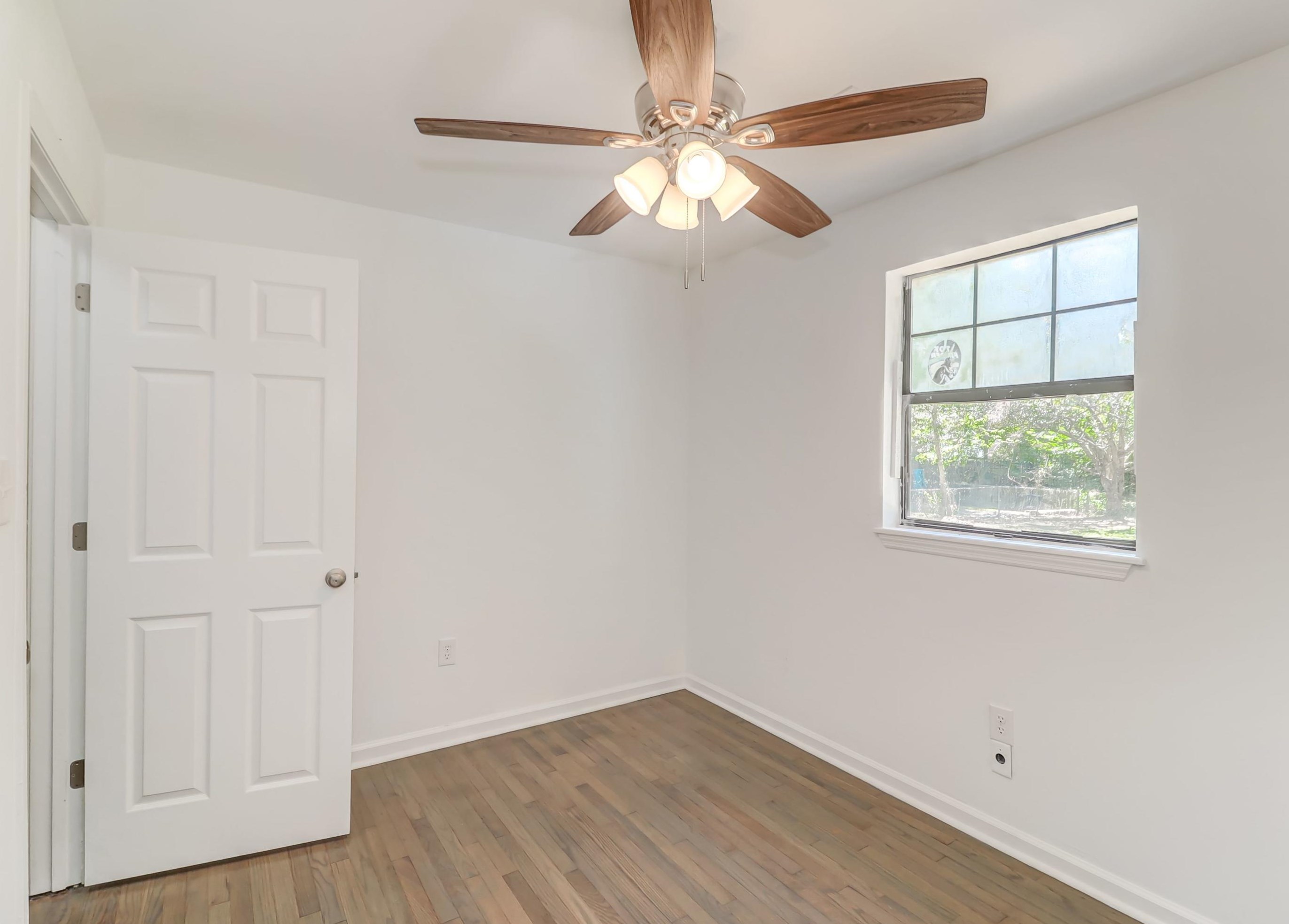 221 Birch Ave, Charleston SC  29445-3048 exterior