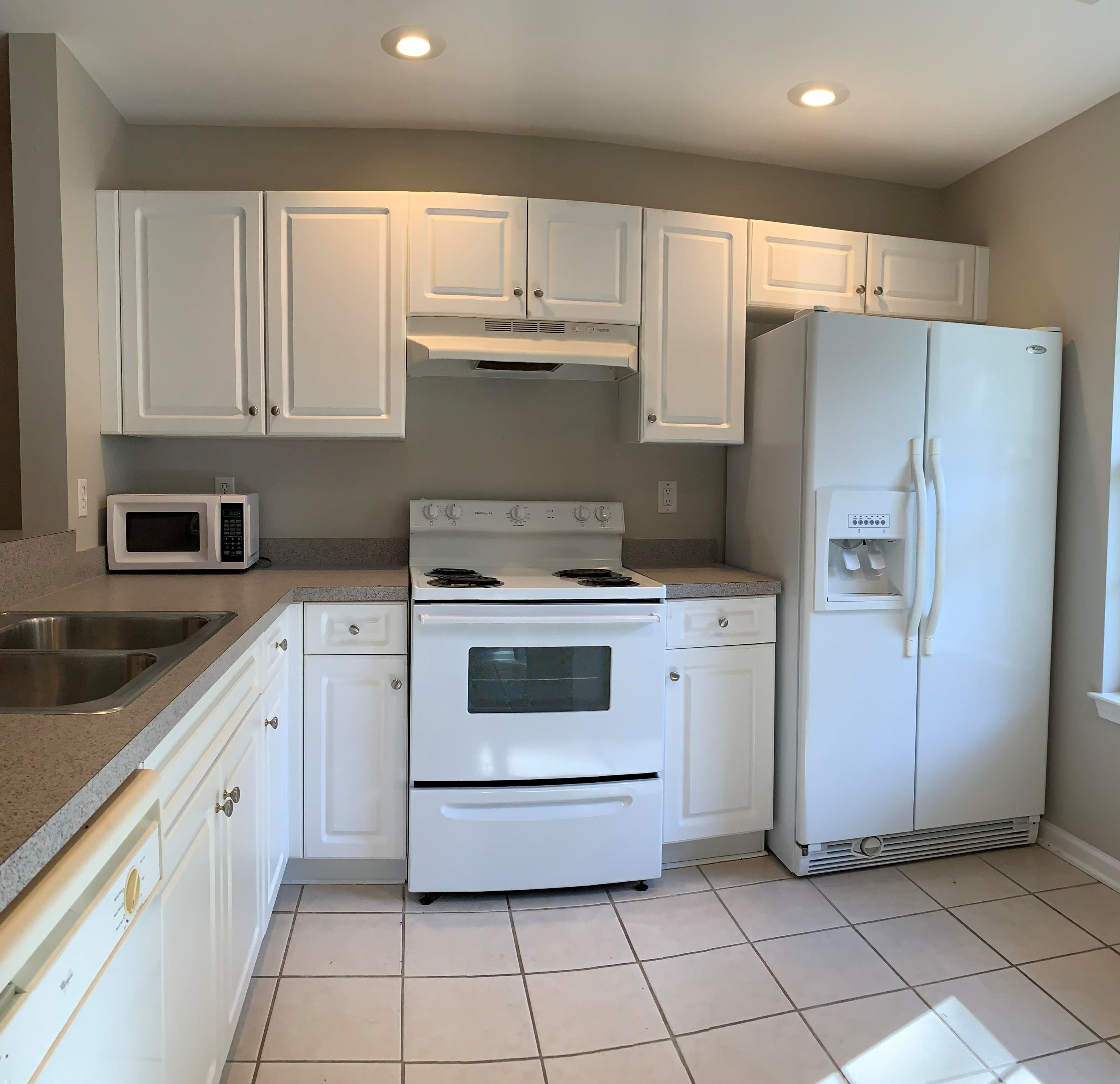 1142 Island Club Dr, Charleston SC  29492-8104 exterior