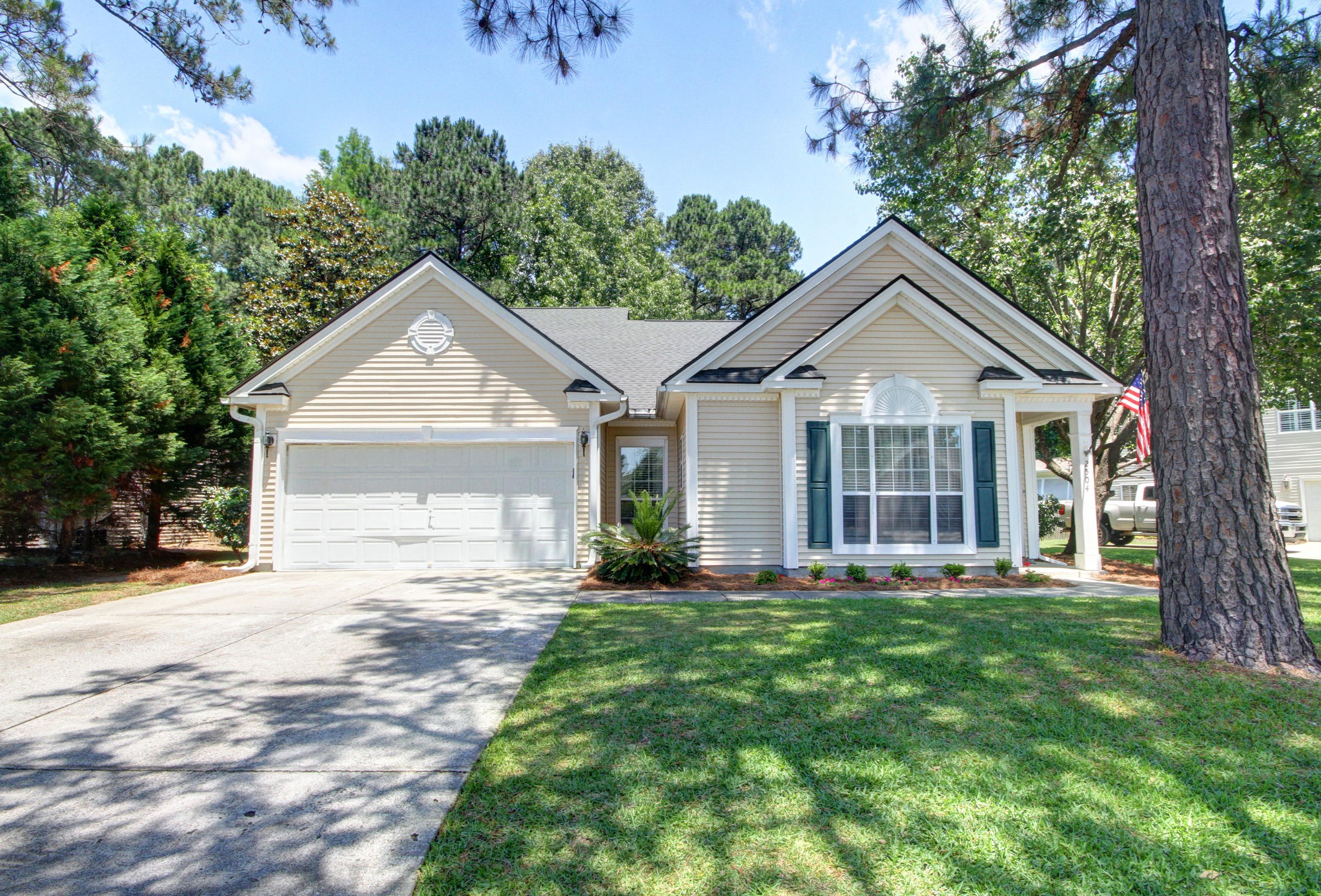 2504 Palmetto Hall Blvd, Mount Pleasant, SC 29466