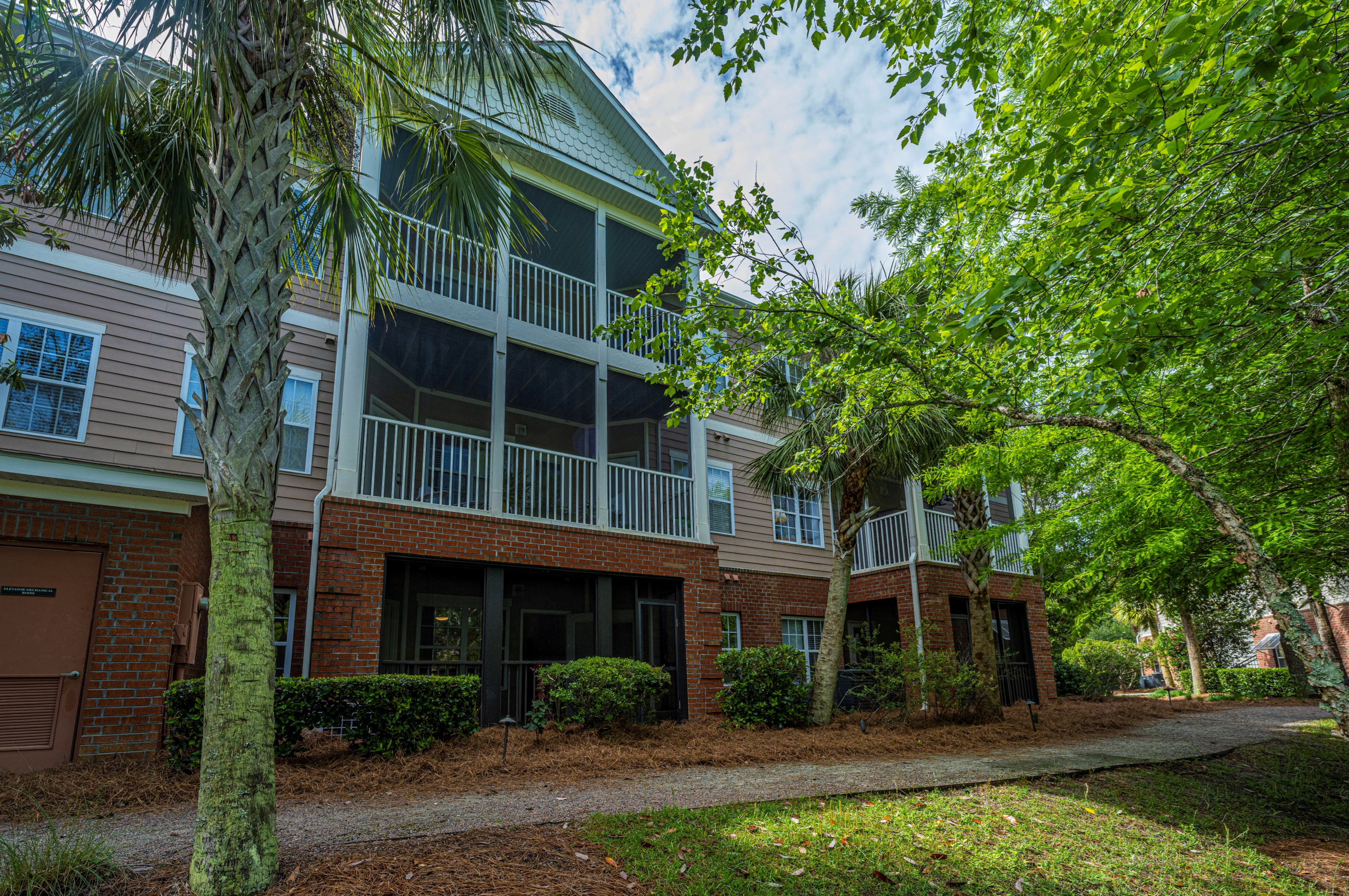 1905 Basildon Rd, Mount Pleasant, SC 29466