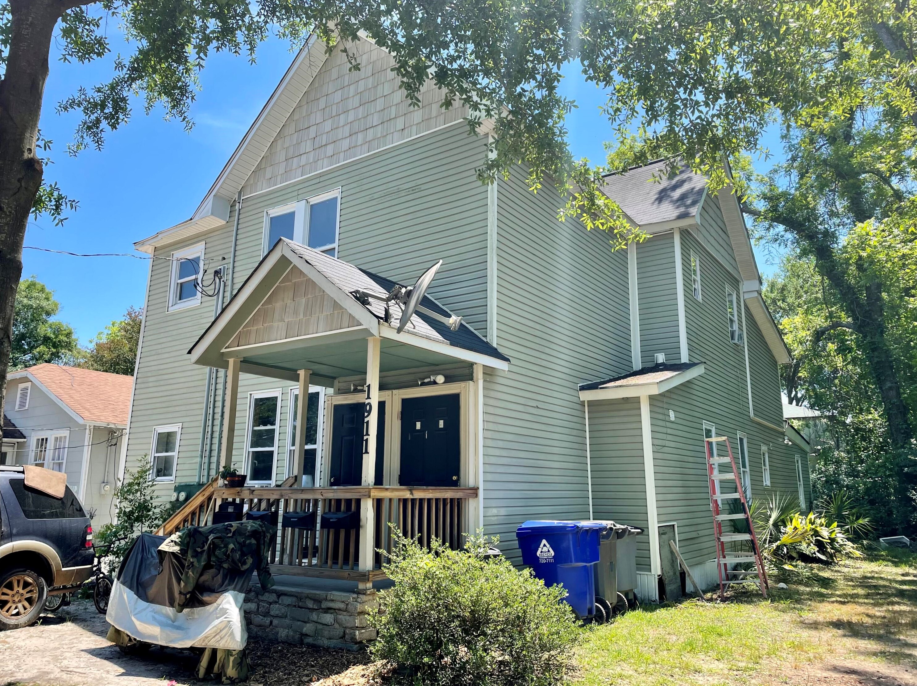 1911 Calvert St, Charleston, SC 29405-8250