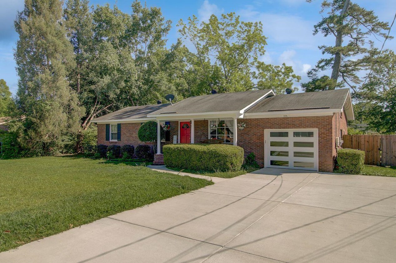 106 Washington Dr, Ladson, SC 29456