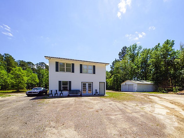 691 Ridge Rd, Ridgeville, SC 29472