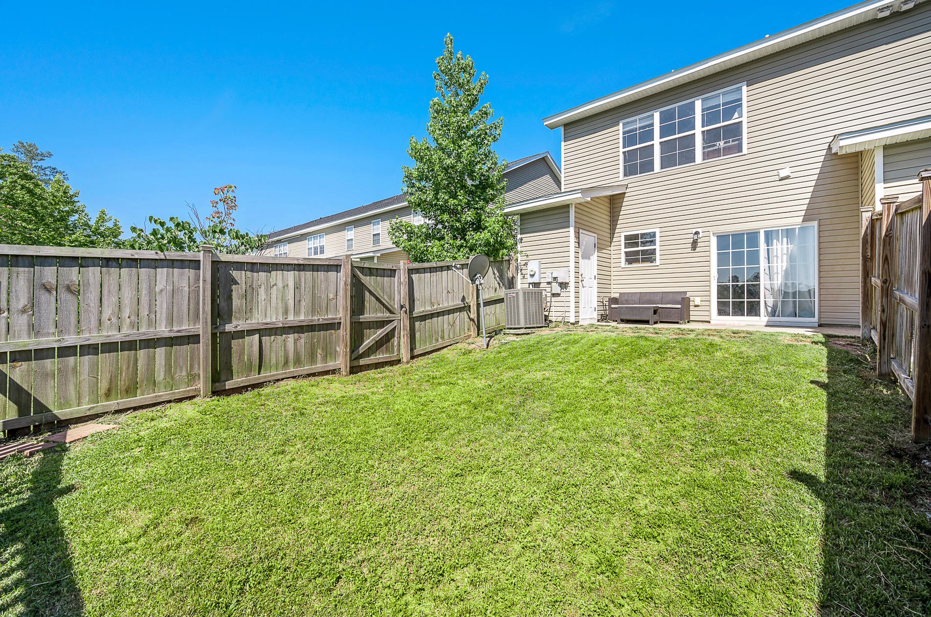 114 Lamplighter Ln, Summerville SC  29483-2136 exterior