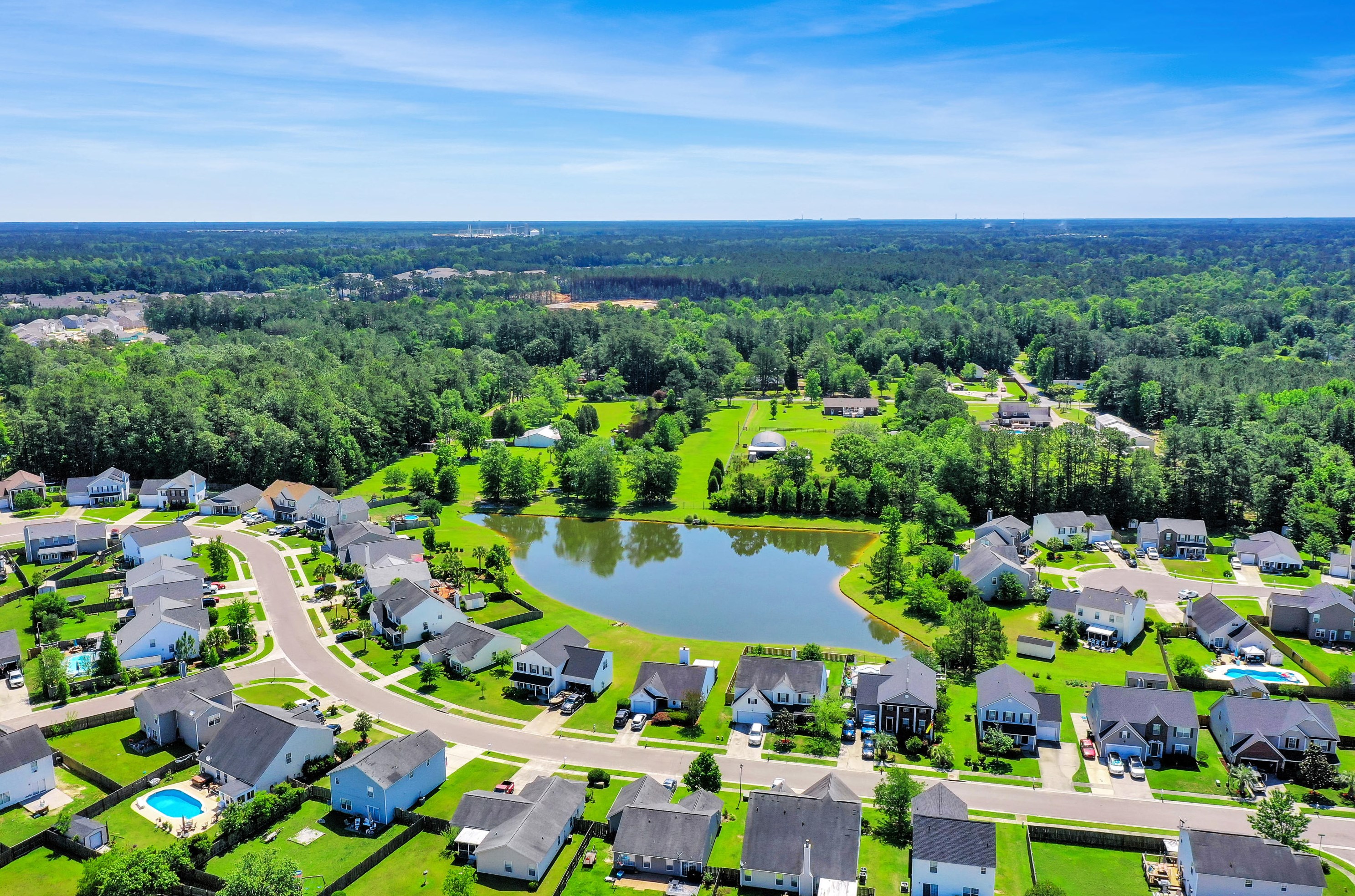 114 Lamplighter Ln, Summerville SC  29483-2136 exterior