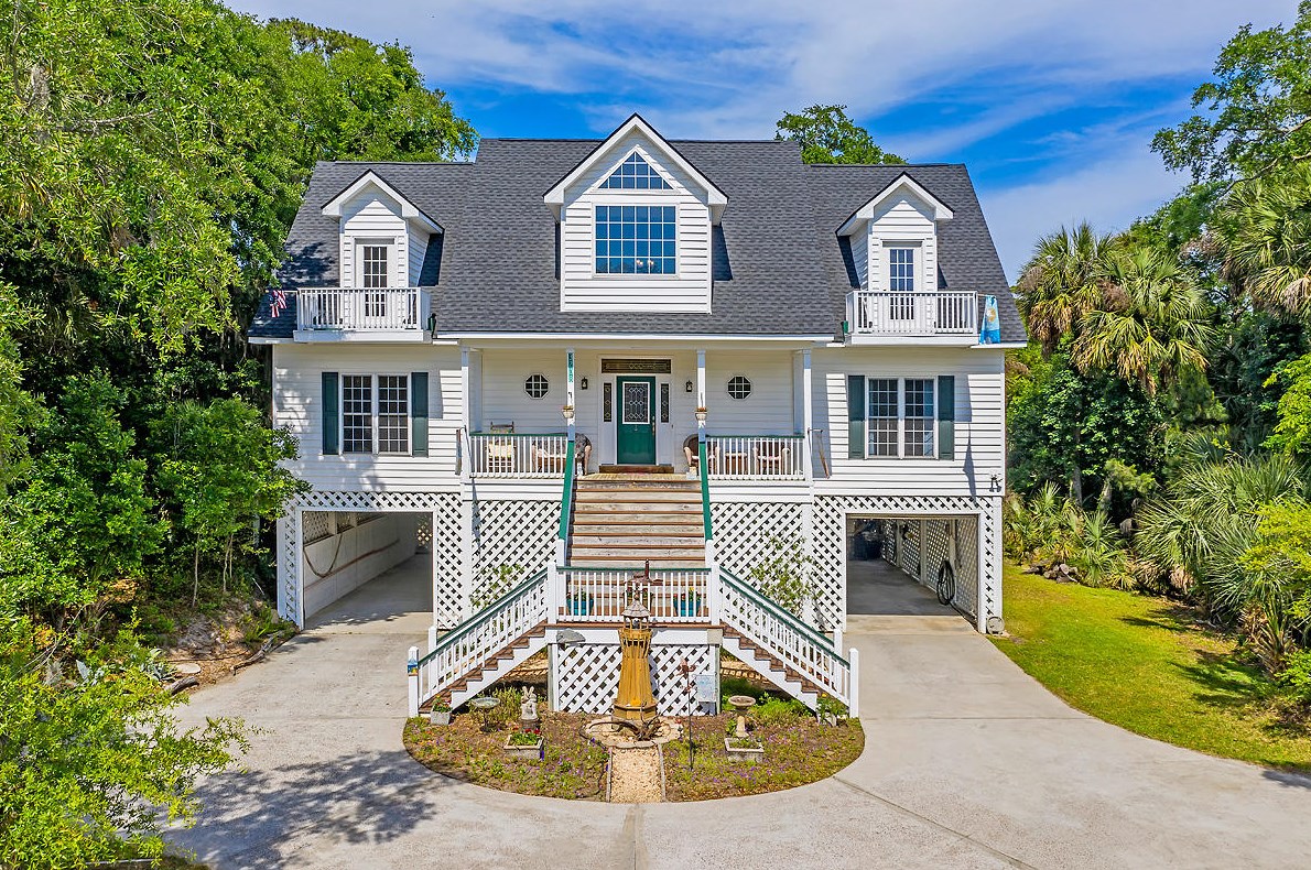 3208 Fort St, Edisto, SC 29438-3505