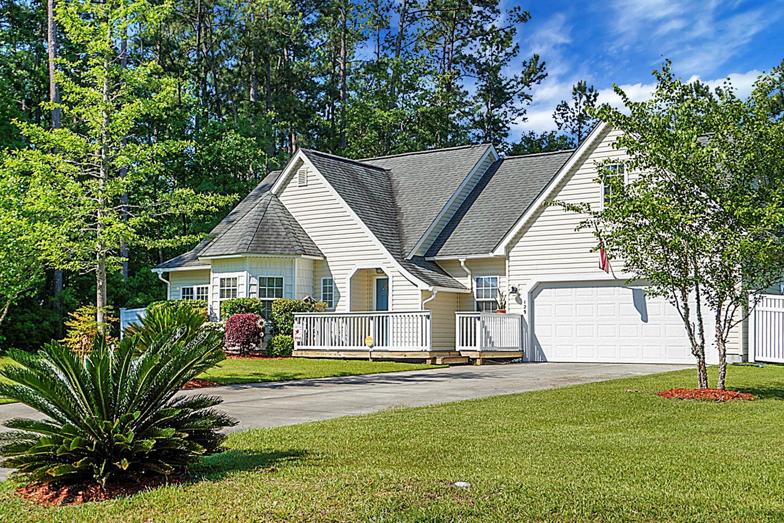 129 Allspice Dr, Summerville, SC 29483-7935