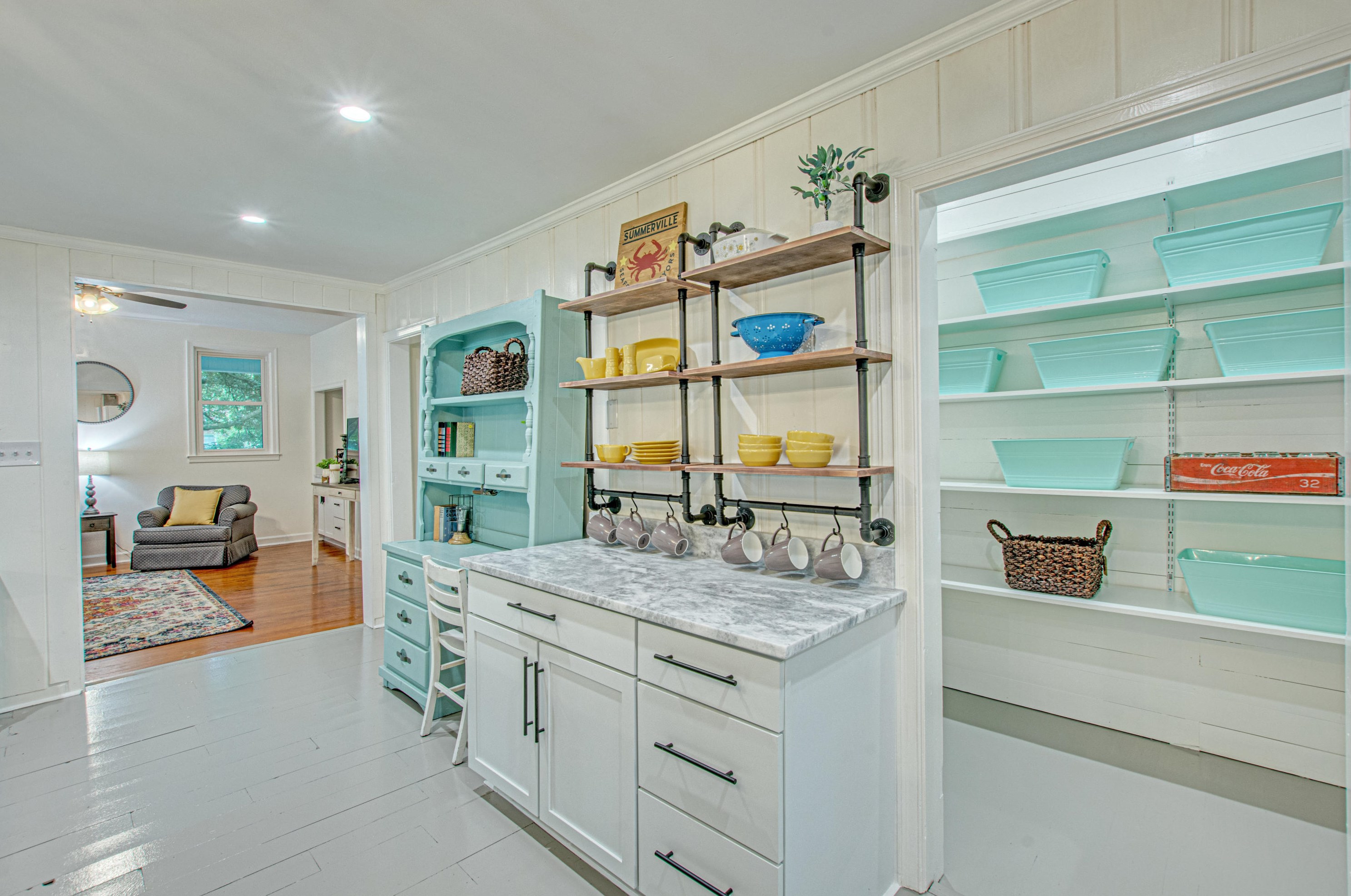 105 Hickory St, Summerville SC  29483-6501 exterior
