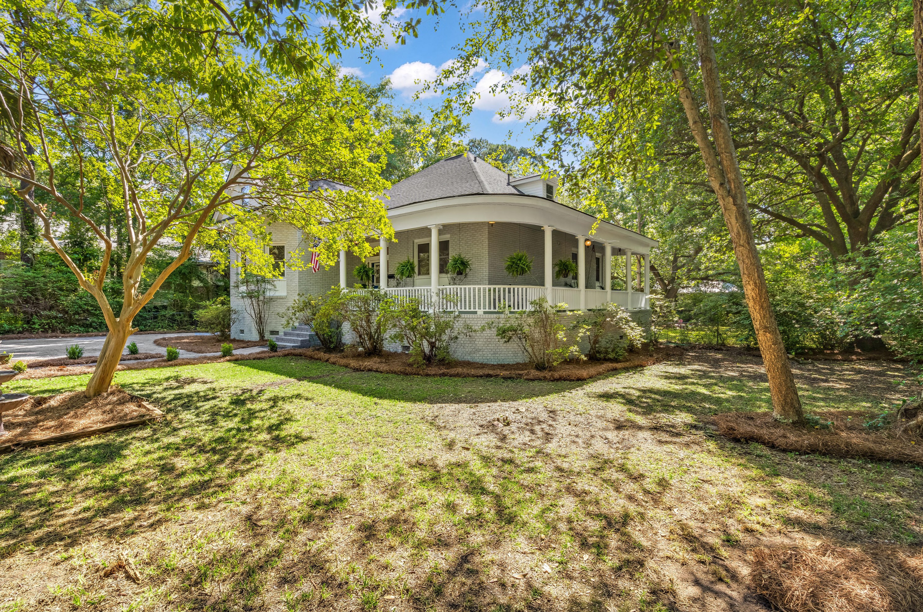 105 Hickory St, Summerville SC  29483-6501 exterior