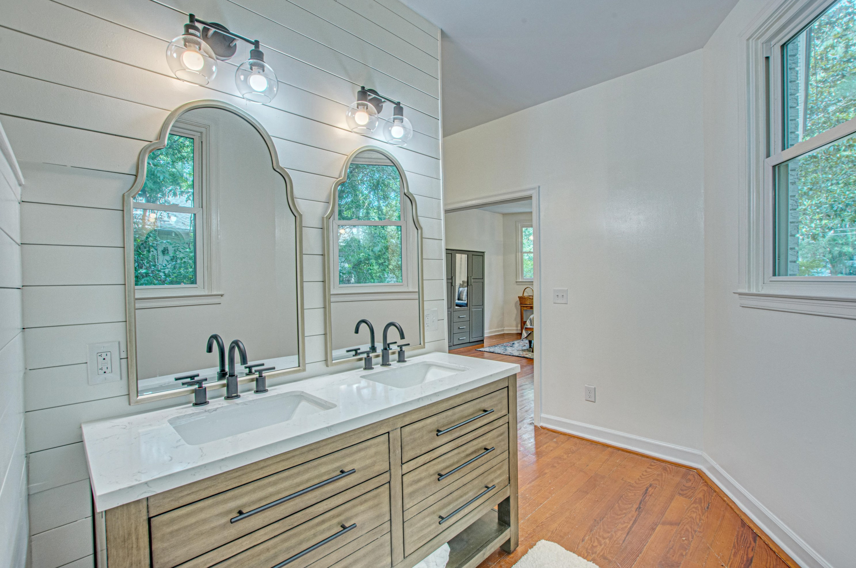 105 Hickory St, Summerville SC  29483-6501 exterior