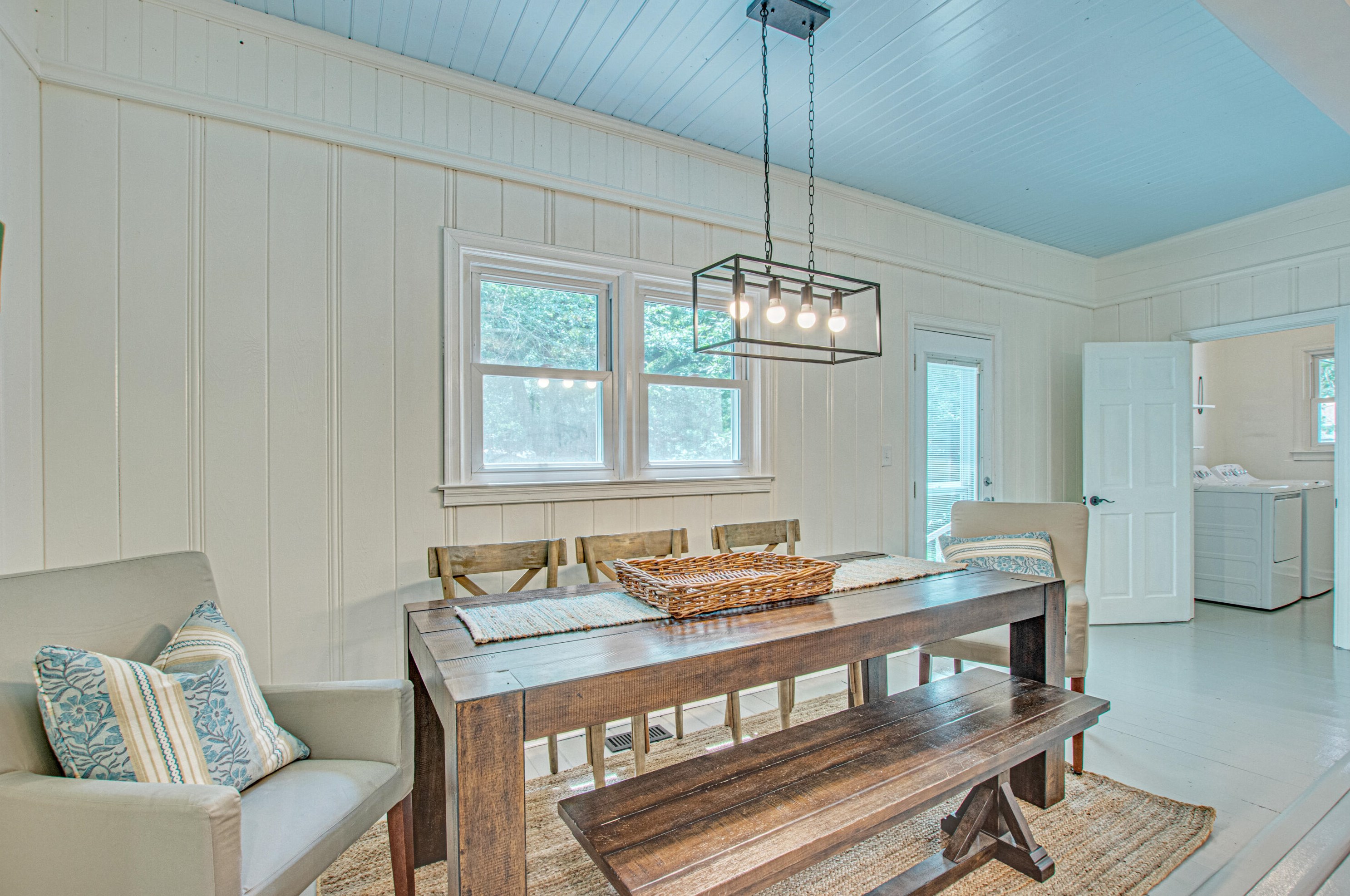 105 Hickory St, Summerville SC  29483-6501 exterior
