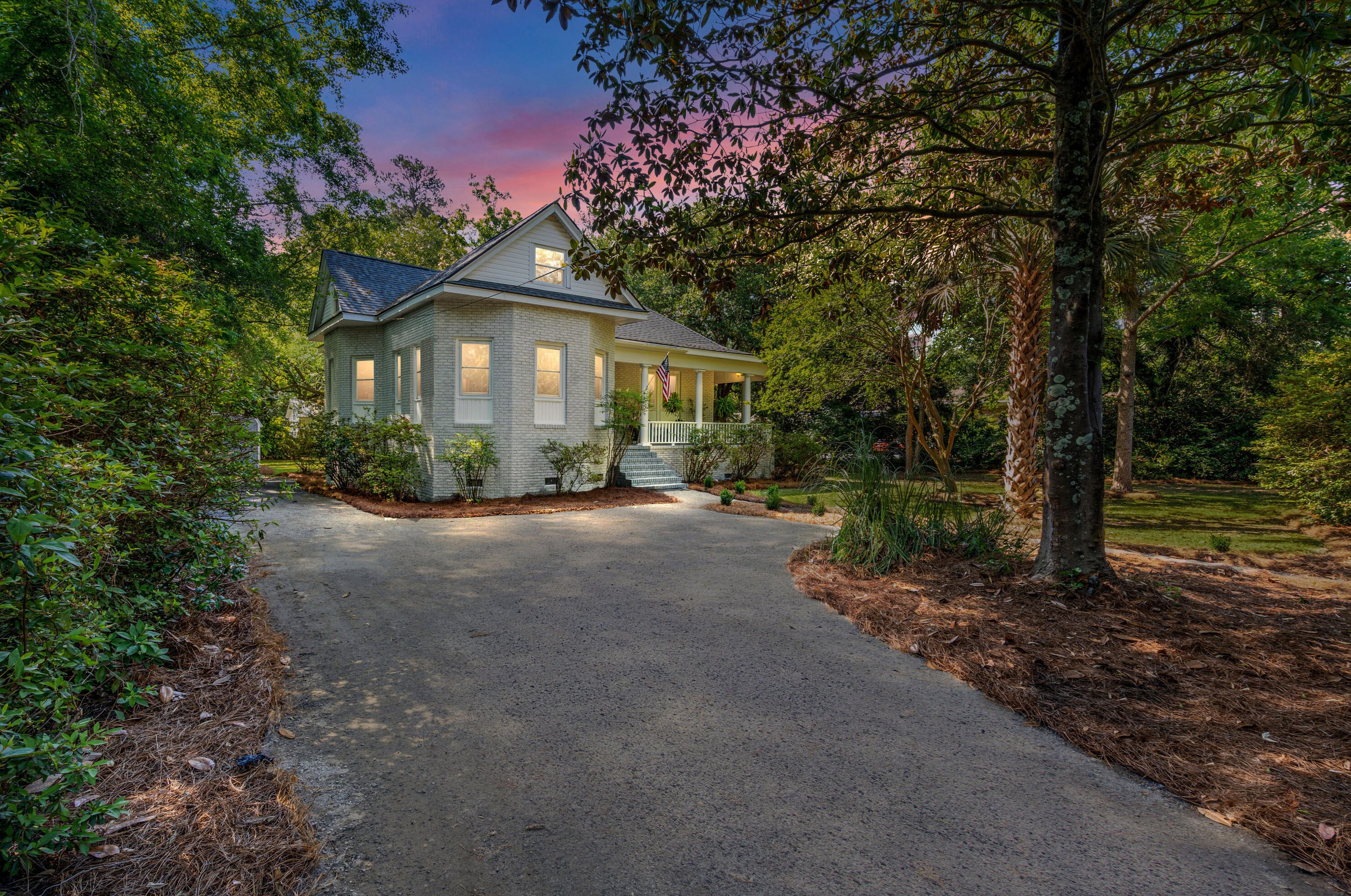 105 Hickory St, Summerville SC  29483-6501 exterior