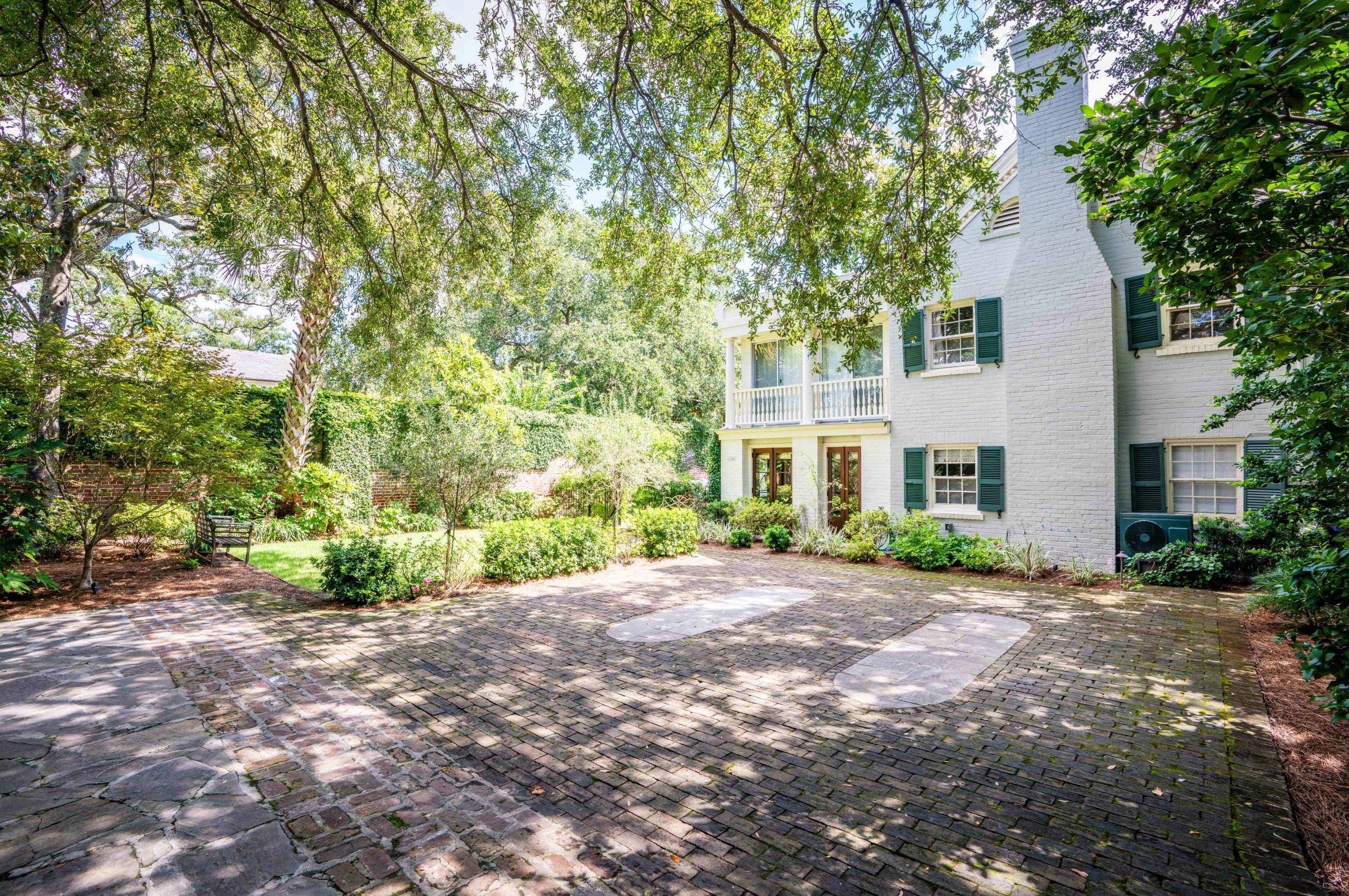 24 Lamboll St, Charleston, SC 29401-2315