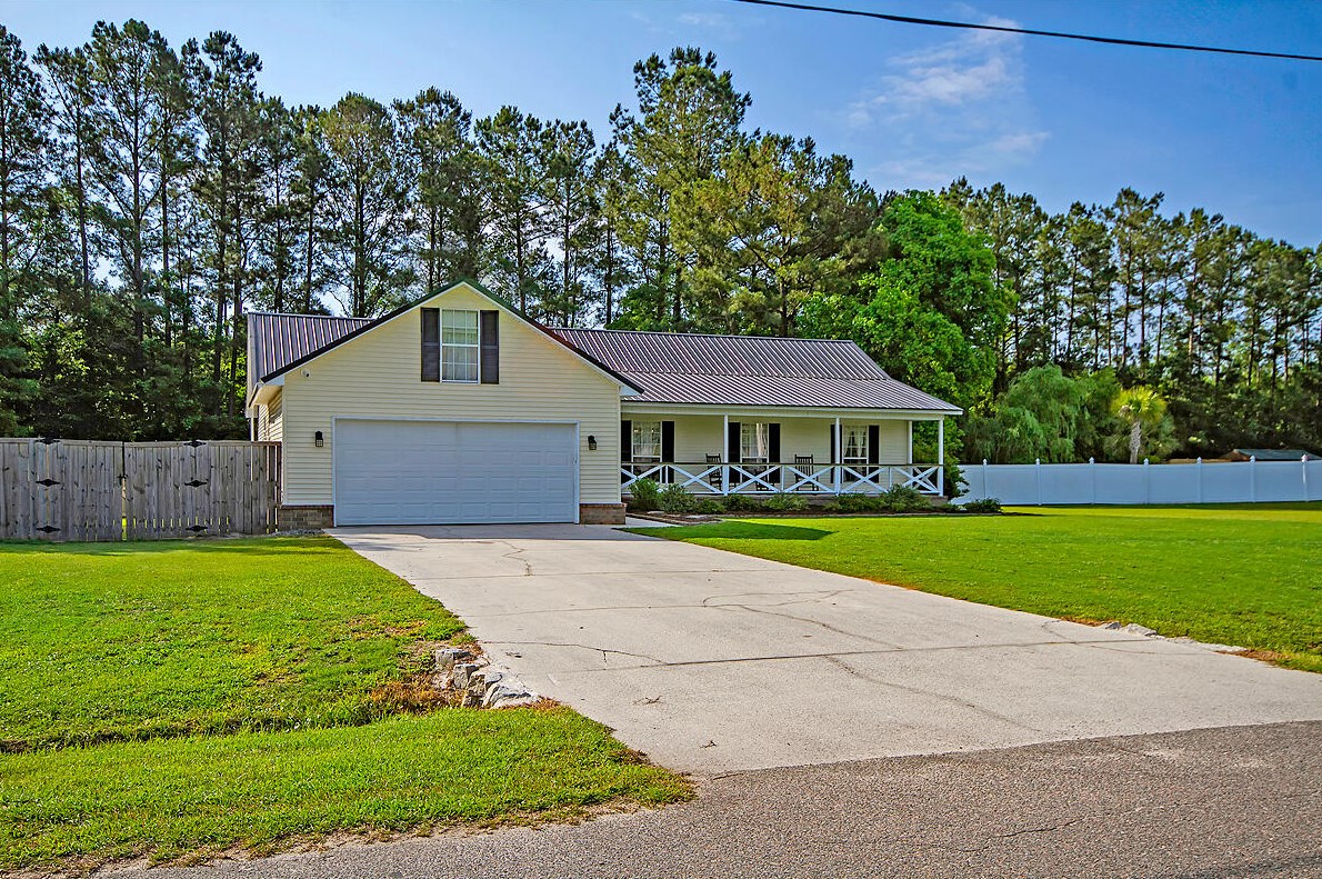 104 Lois Cir, Moncks Corner, SC 29461