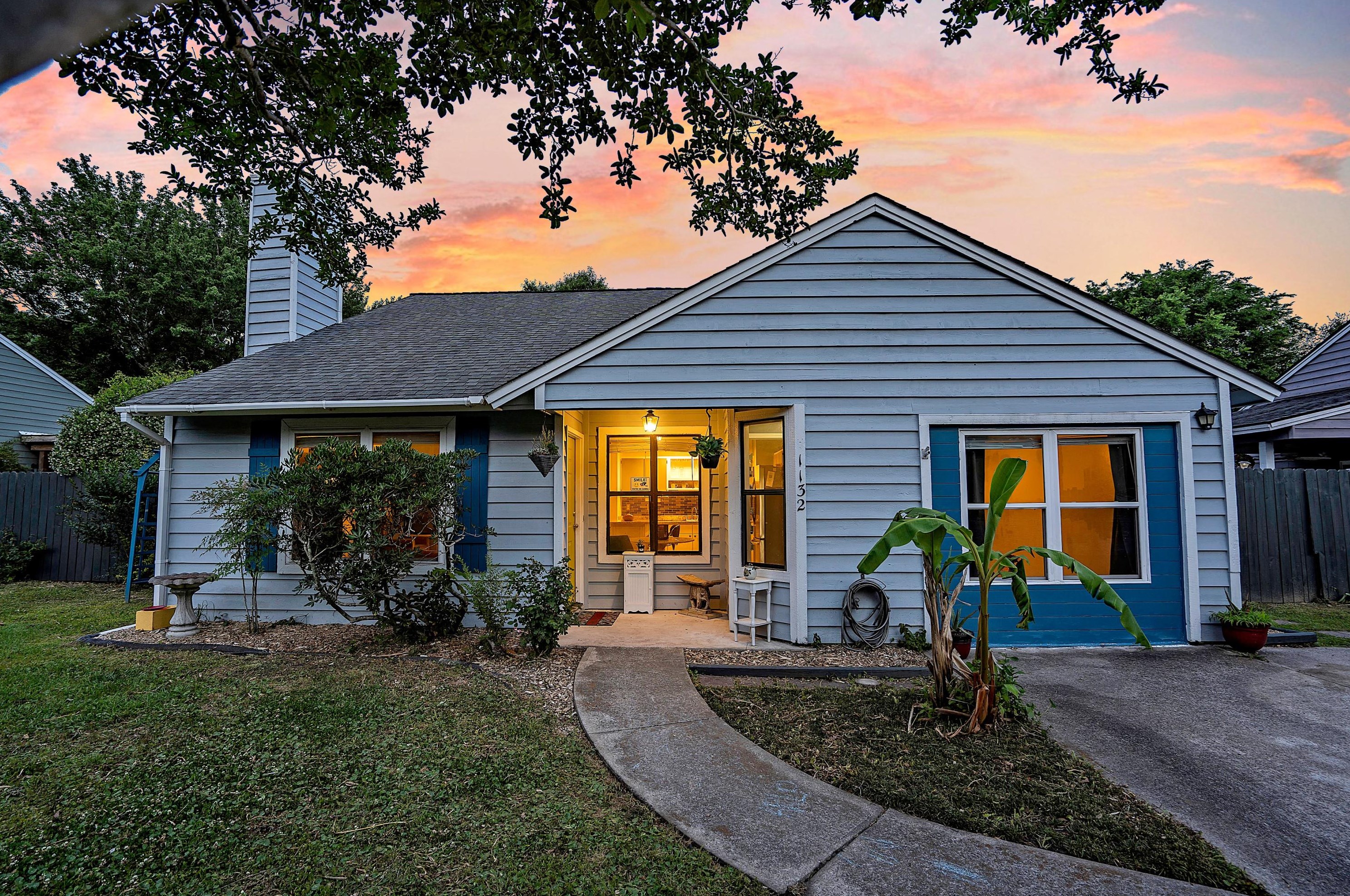 1132 Shoreham Rd, Charleston, SC 29412-9364
