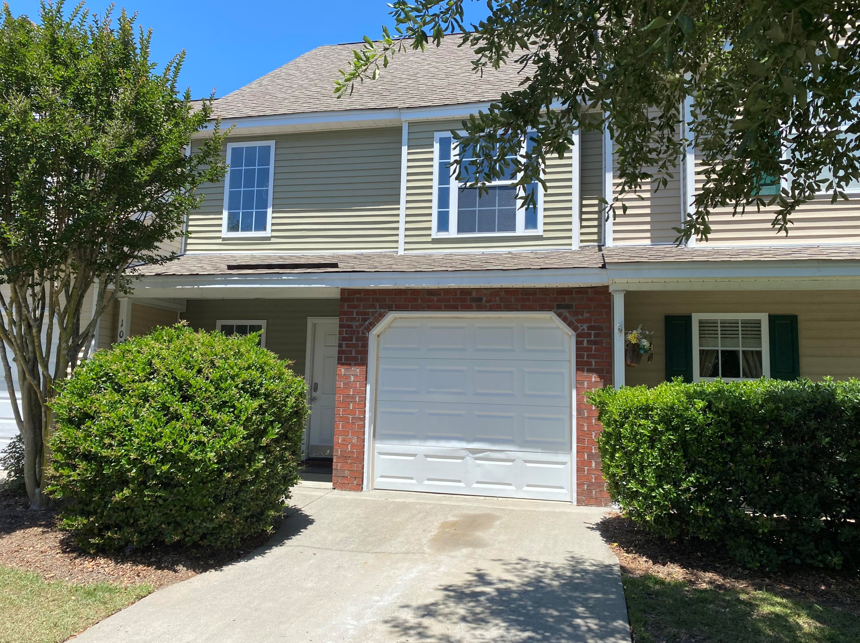 1001 Yellow Hawthorn Cir, Summerville, SC 29483