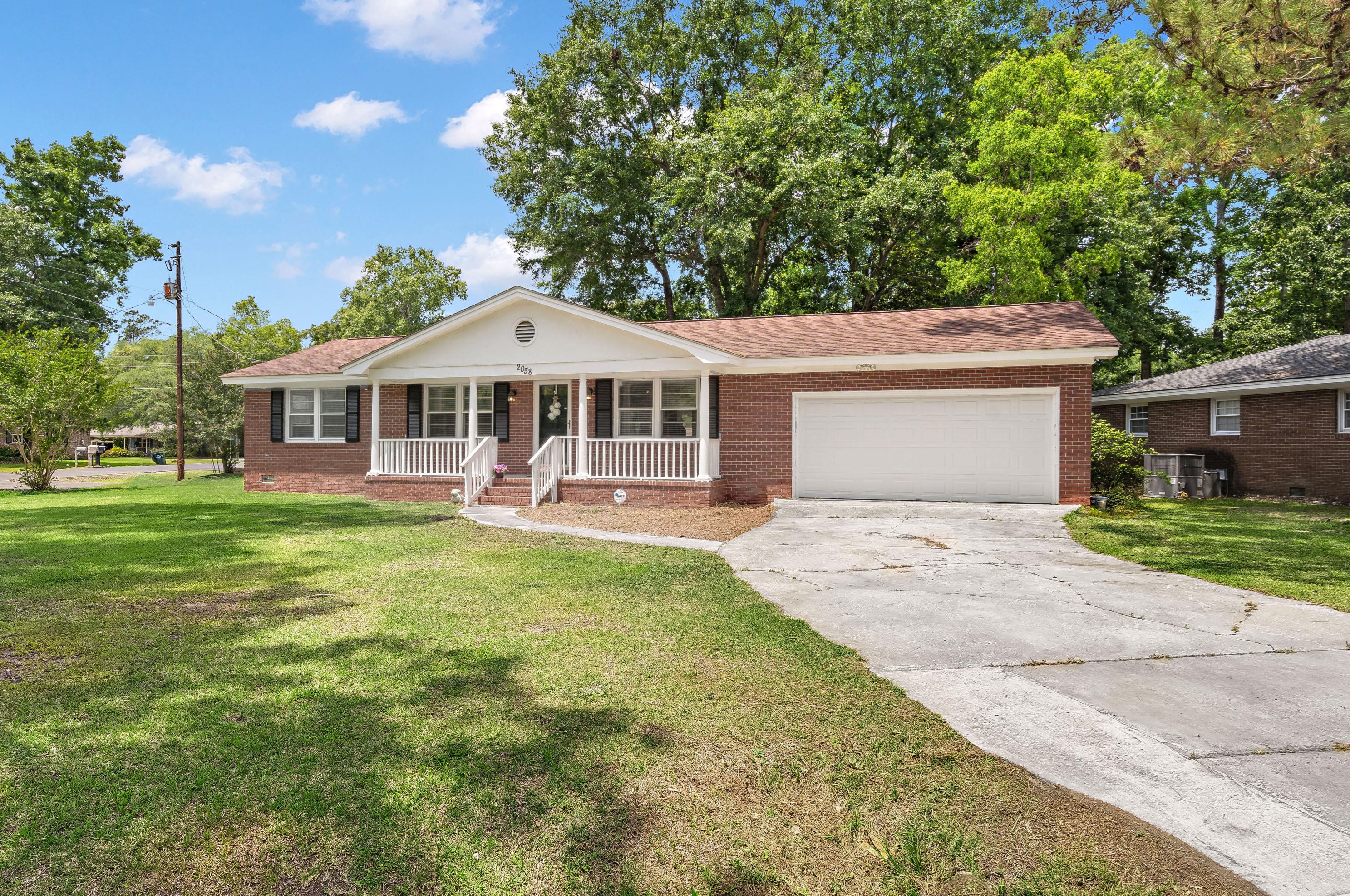 2058 Bishop Dr, Charleston, SC 29414-6005