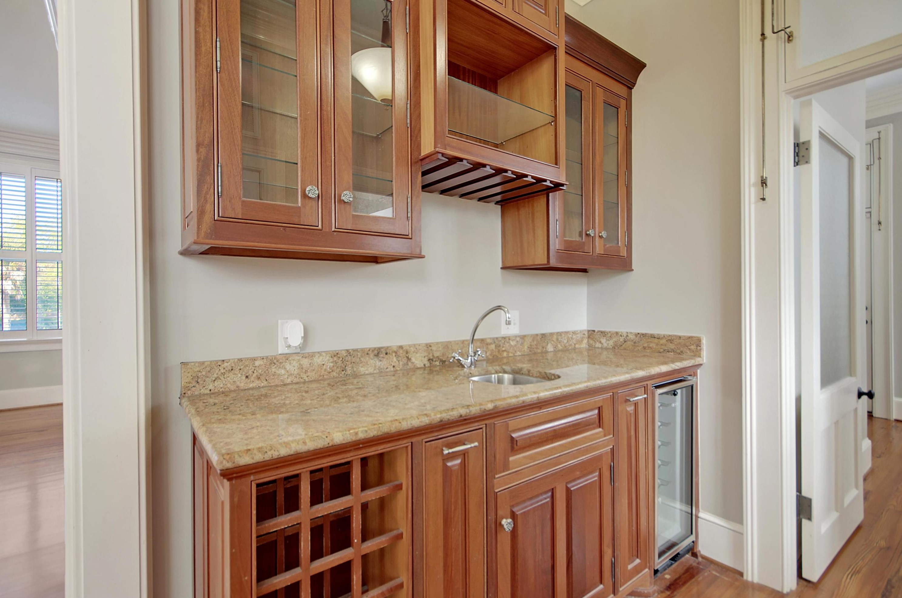 22 Bennett St, Charleston SC  29401-1108 exterior