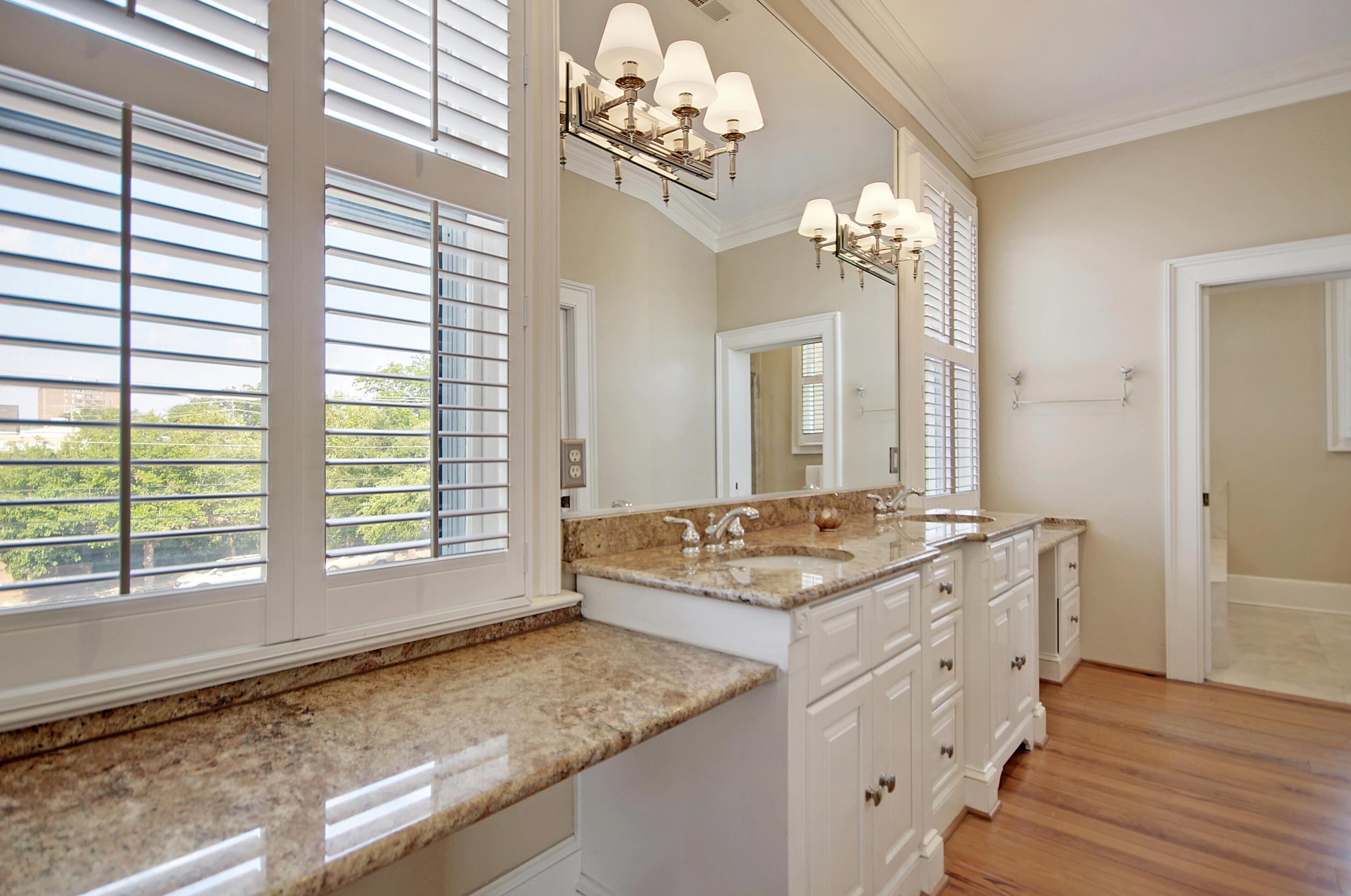 22 Bennett St, Charleston SC  29401-1108 exterior