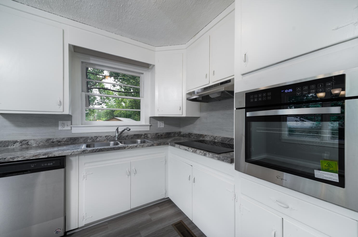 748 Westchester Dr, Charleston SC  29414-5635 exterior