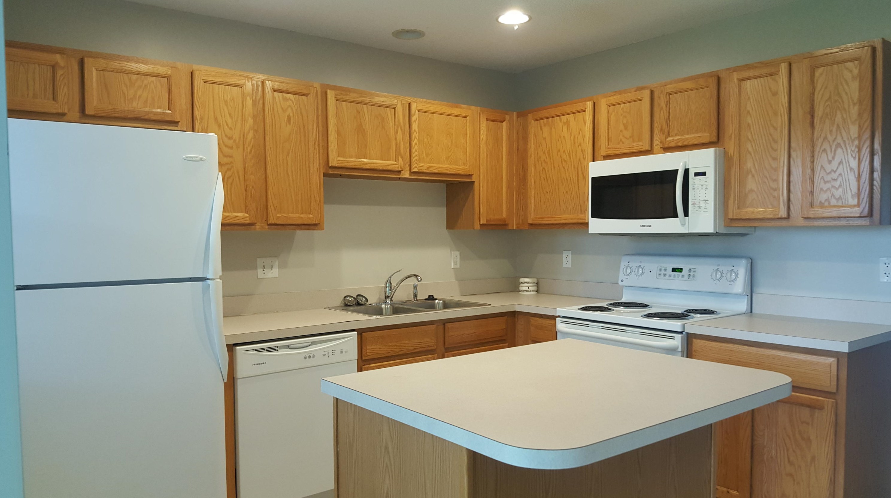 7955 Shadow Oak Dr, Charleston, SC 29406