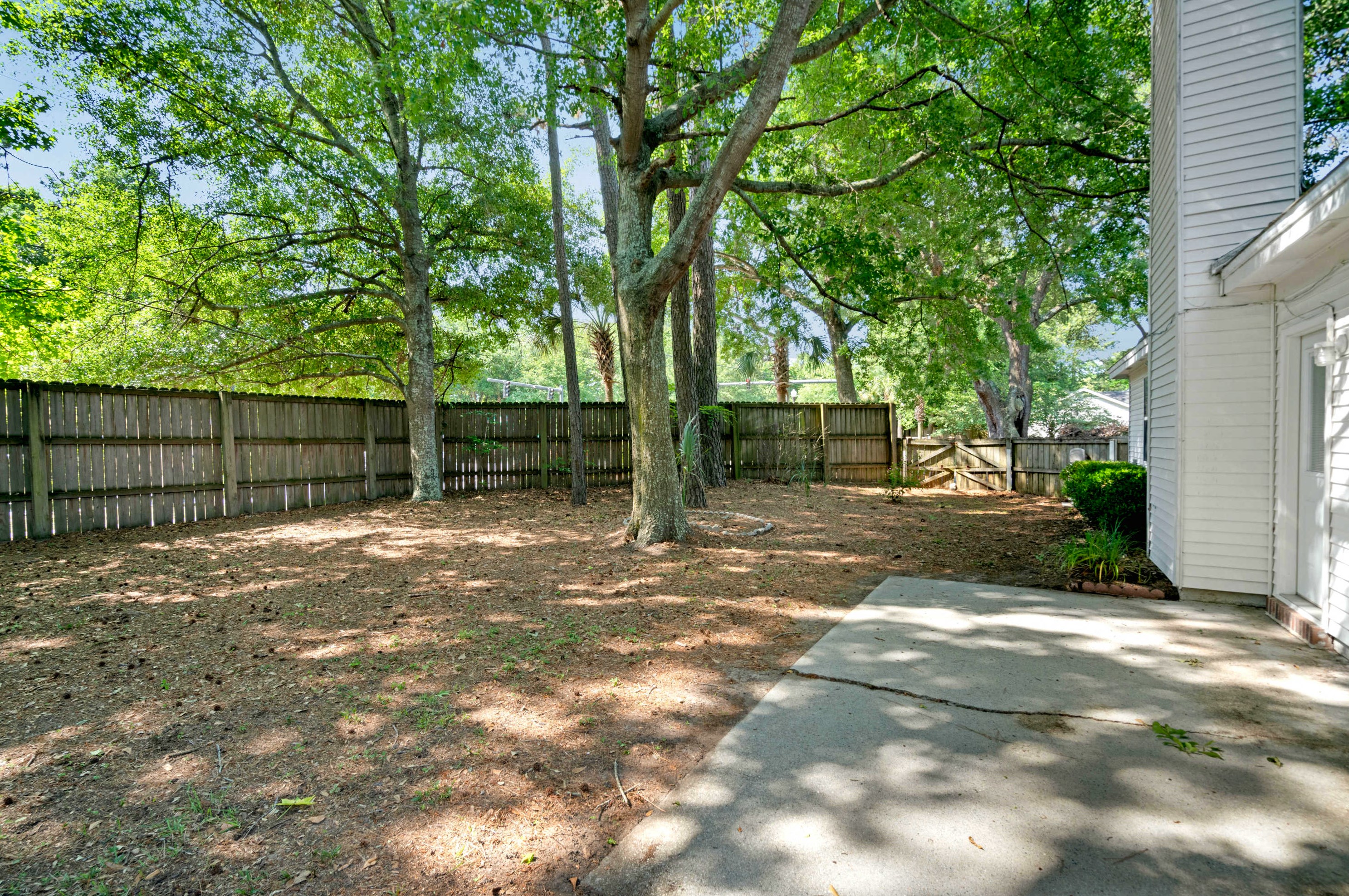 1964 Oak Tree Ln, Mount Pleasant, SC 29464
