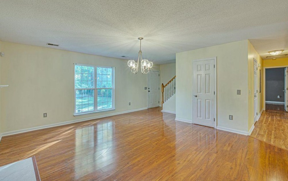107 Sycamore Dr, Summerville, SC 29485-5734