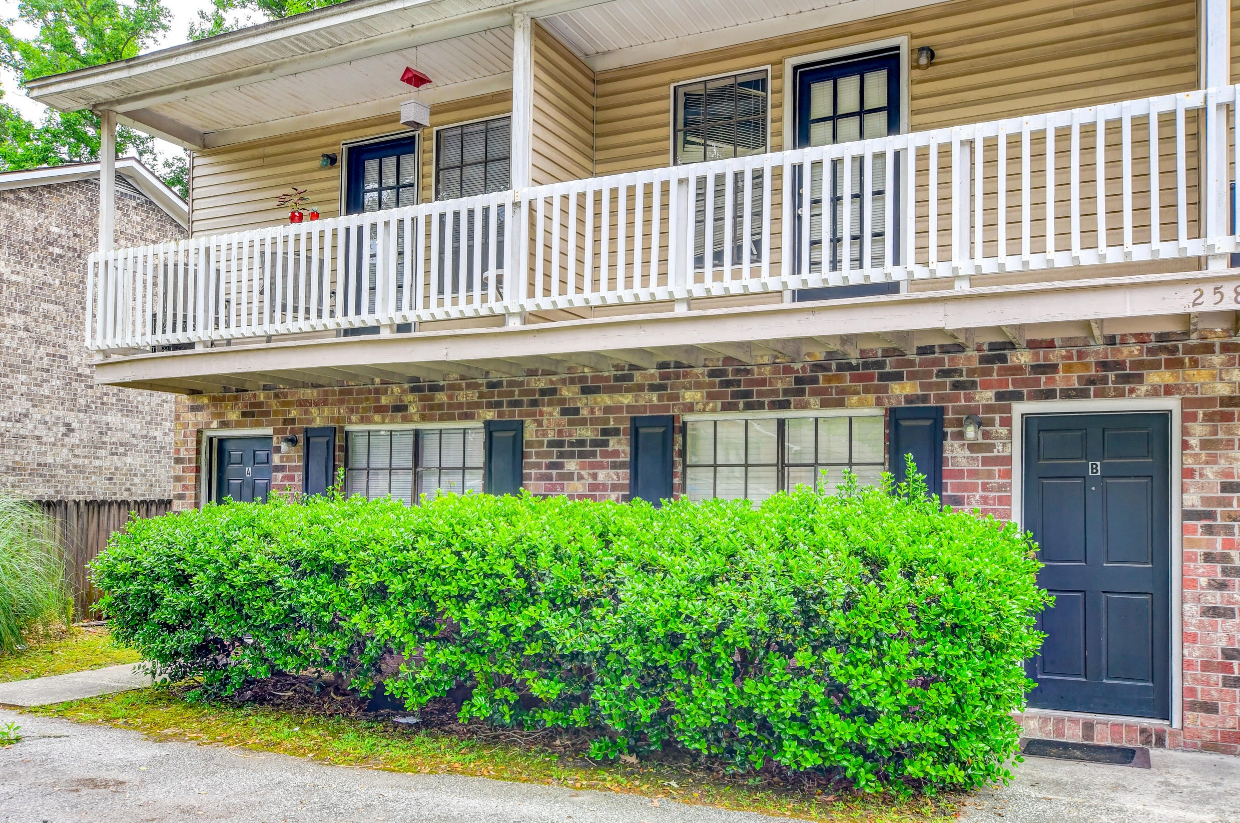 258 Fleming Rd, Charleston, SC 29412-2456