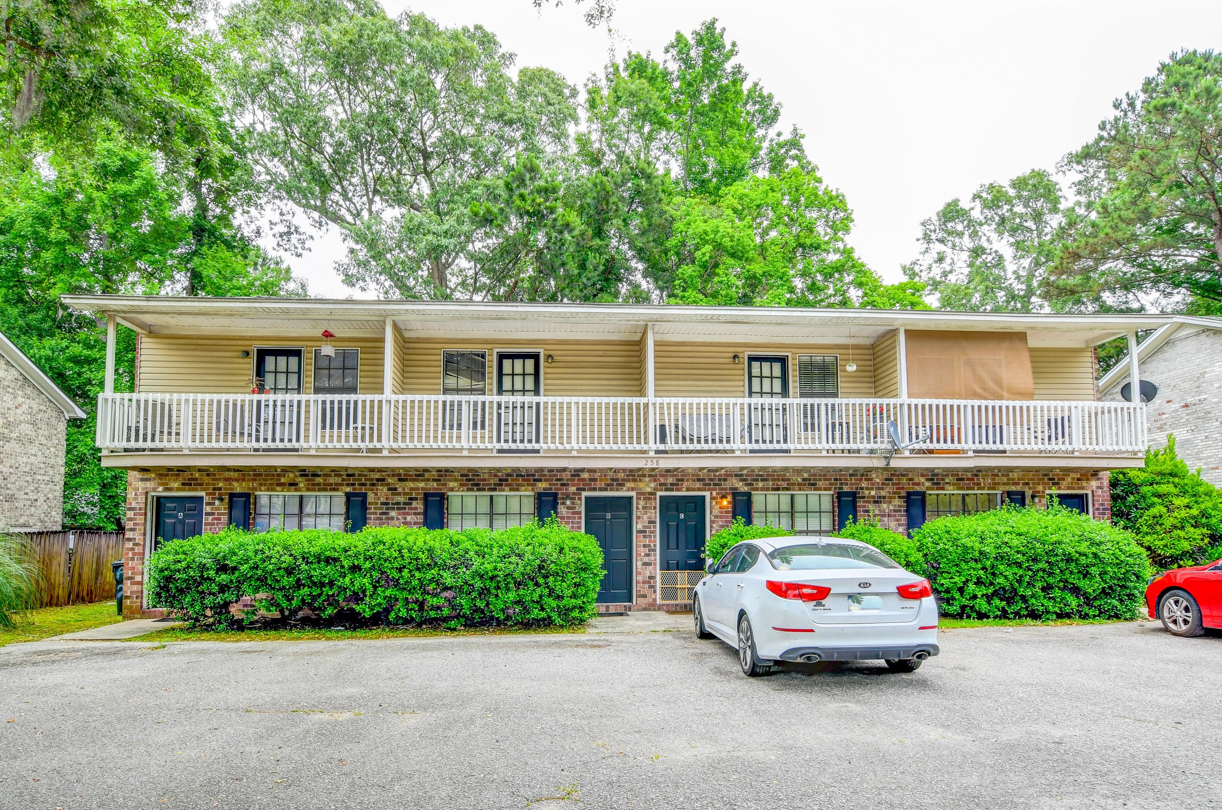 258 Fleming Rd, Charleston SC 29412-2458 exterior