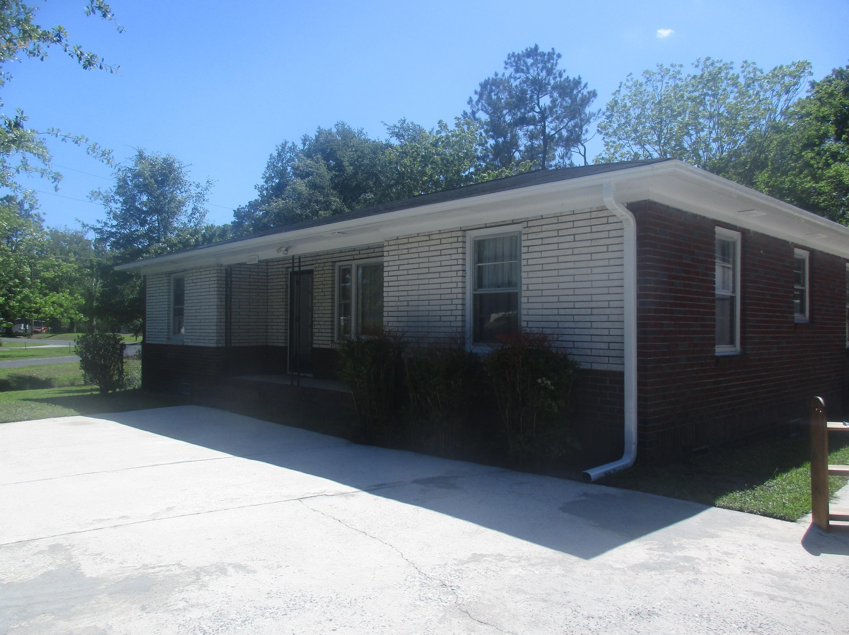 213 Gailmoor Dr, Ladson, SC 29456