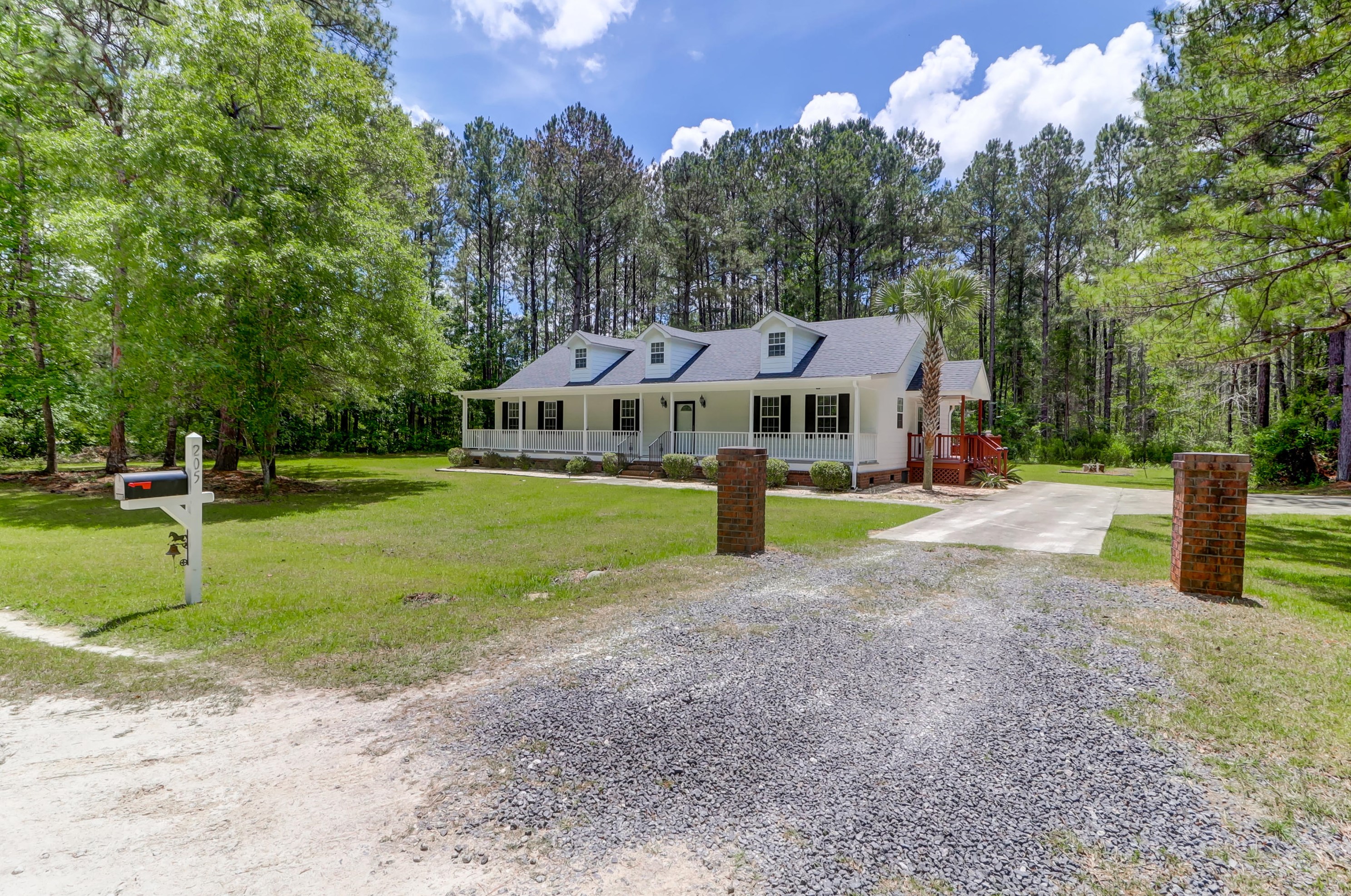 205 Deer Ridge Ct, Huger, SC 29450